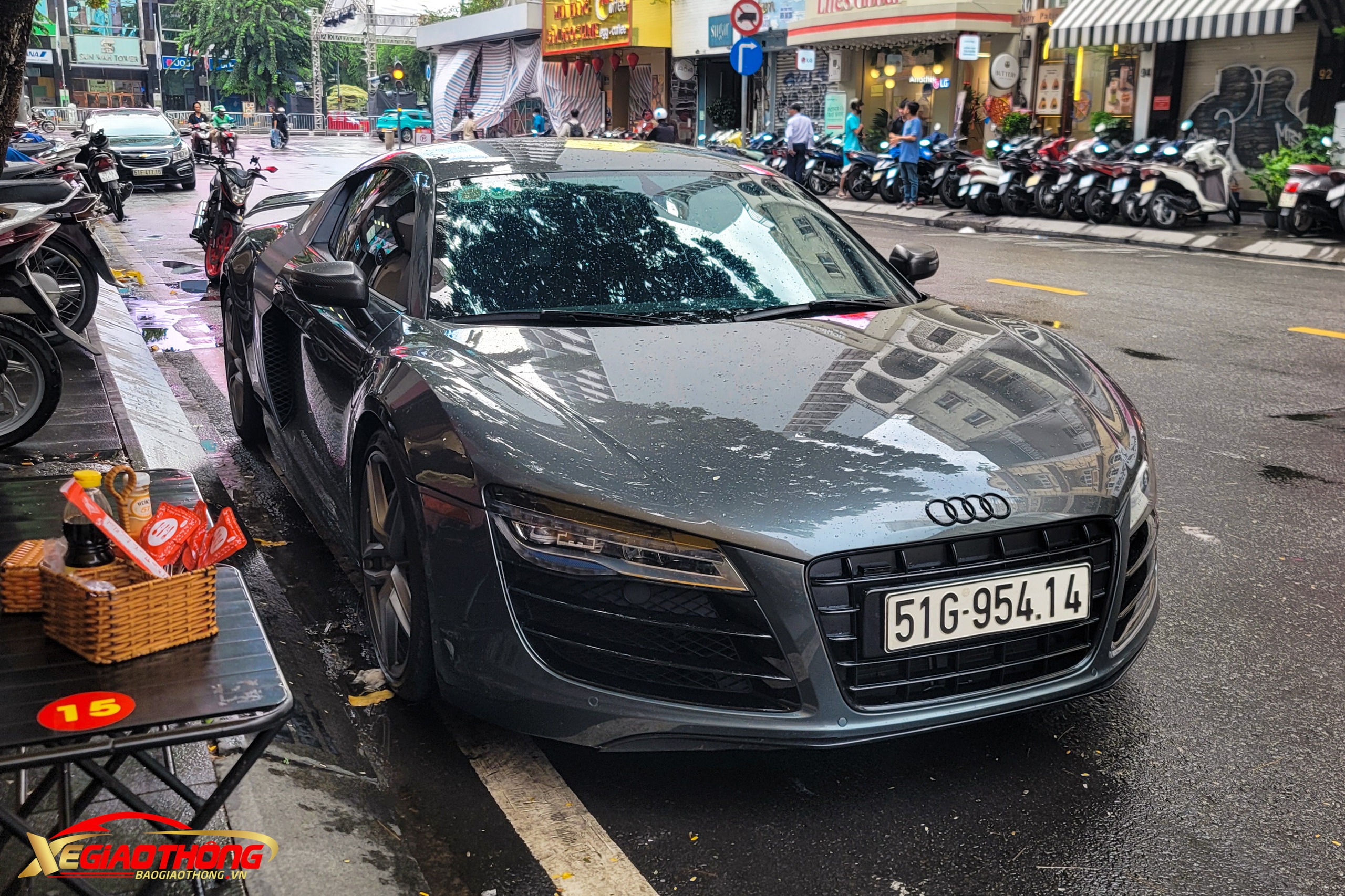 Cận cảnh siêu xe Audi R8 dùng số sàn độc nhất Việt Nam- Ảnh 13.