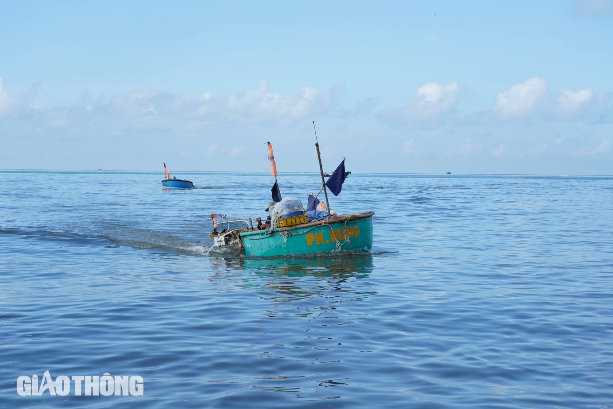 Nhịp sống yên bình ở làng chài Phước Hải- Ảnh 2.