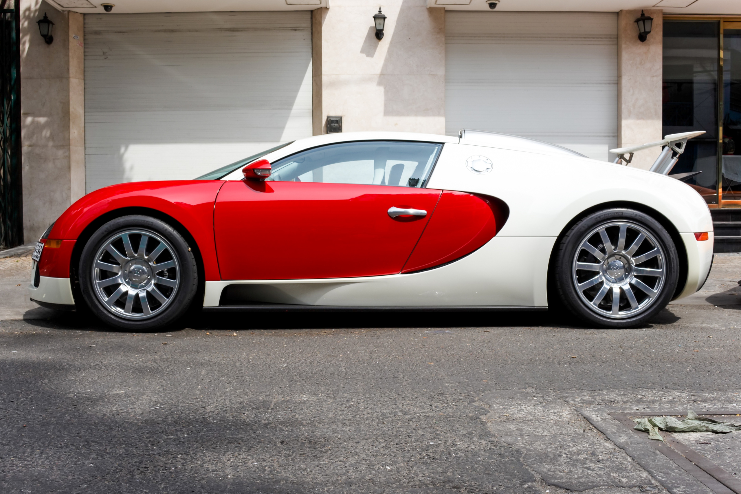 Hành trình lột xác của chiếc Bugatti Veyron độc nhất Việt Nam, giá không dưới 50 tỷ đồng- Ảnh 4. Hành trình lột xác của chiếc Bugatti Veyron độc nhất Việt Nam, giá không dưới 50 tỷ đồng- Ảnh 4.