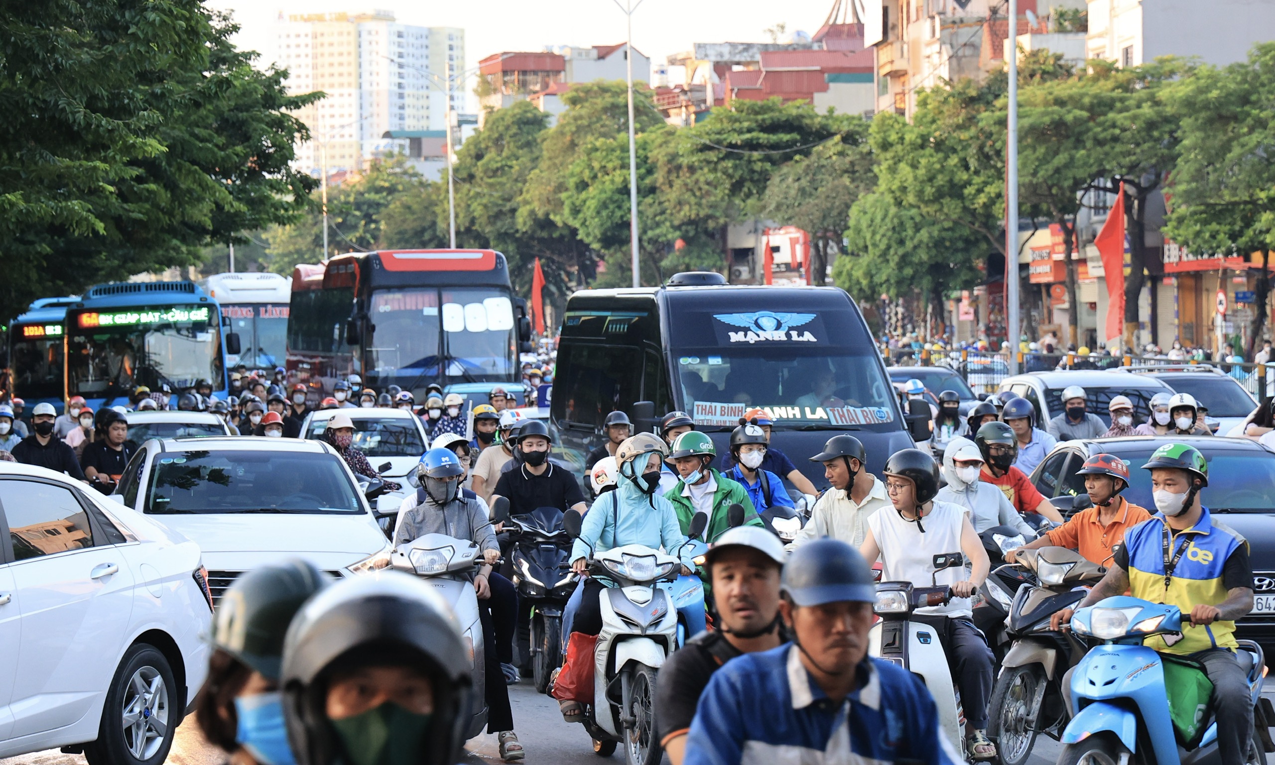 Cửa ngõ Hà Nội “chật như nêm” chiều cuối trước kỳ nghỉ 2/9- Ảnh 5.