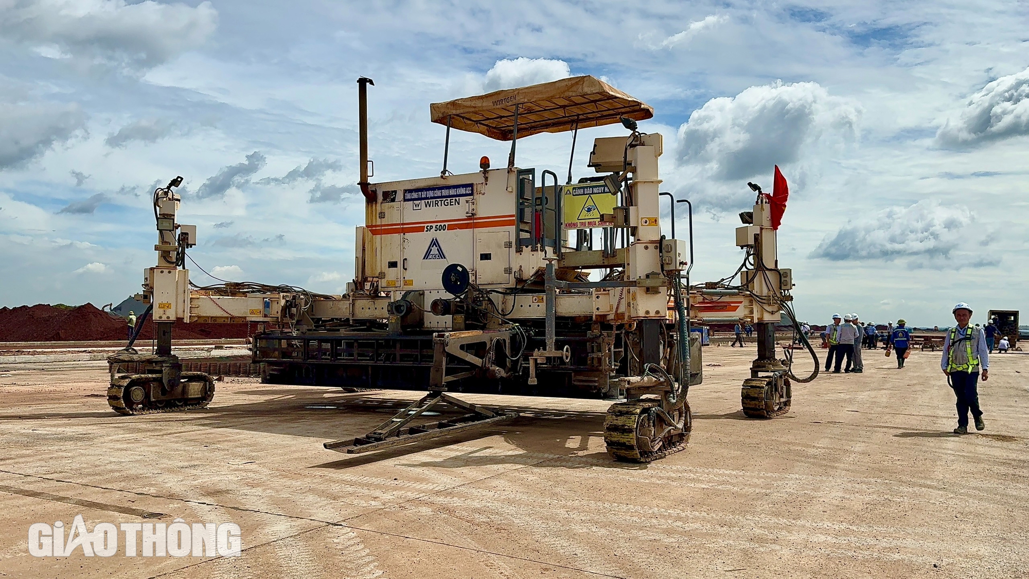 Xuyên lễ thi công “trái tim và khối óc” sân bay Long Thành- Ảnh 1.