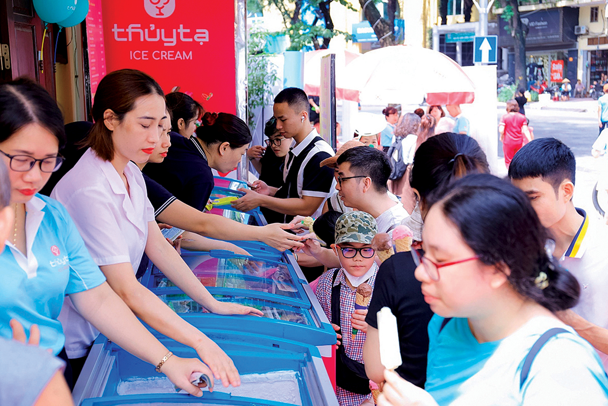 Vẽ đường đi muôn nơi cho cây kem Thủy Tạ- Ảnh 2. Vẽ đường đi muôn nơi cho cây kem Thủy Tạ- Ảnh 2.