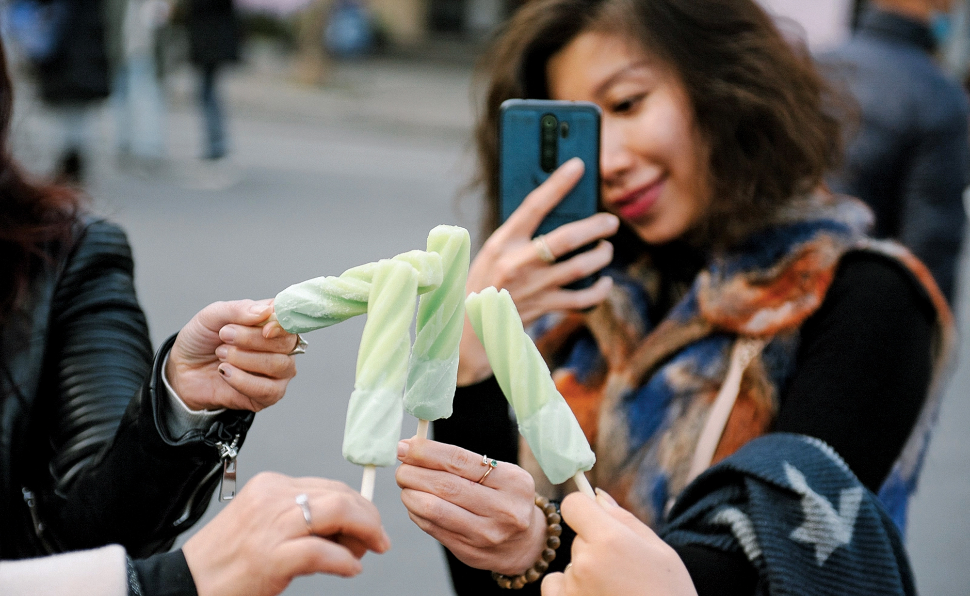 Vẽ đường đi muôn nơi cho cây kem Thủy Tạ- Ảnh 3. Vẽ đường đi muôn nơi cho cây kem Thủy Tạ- Ảnh 3.