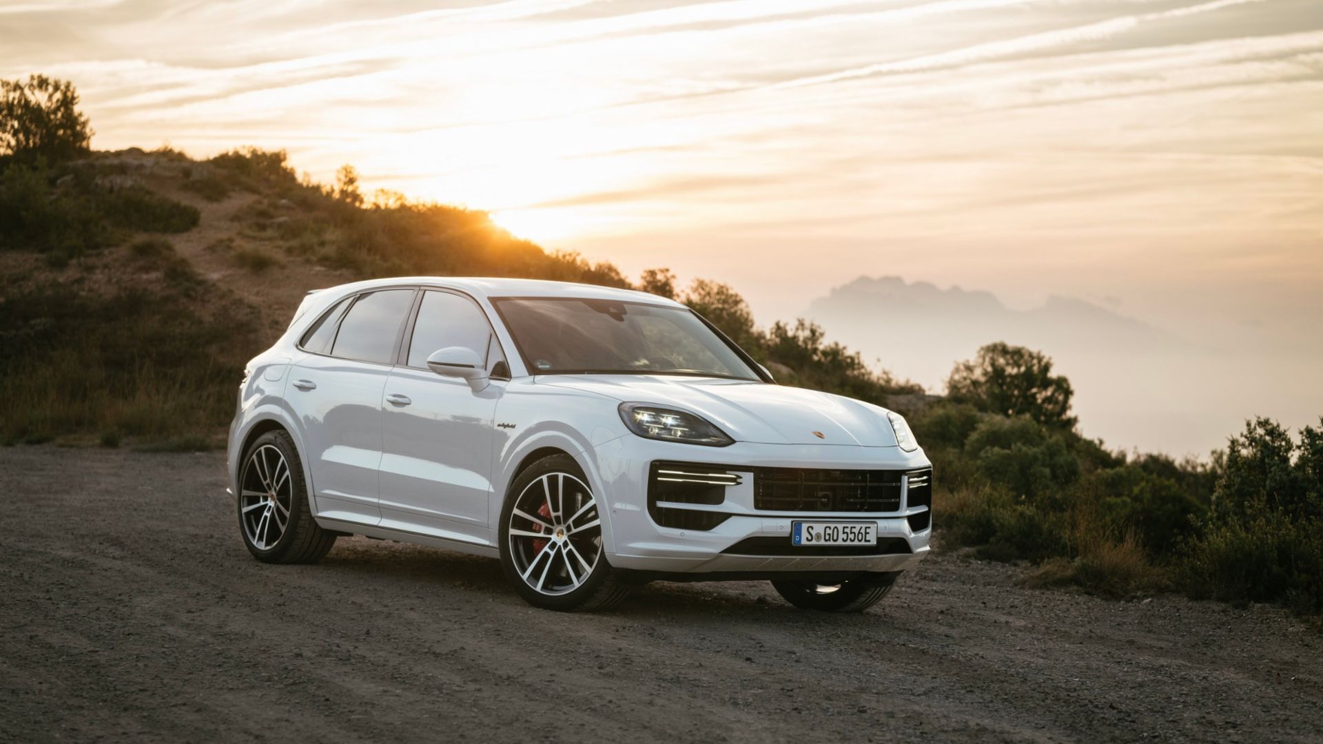 Ba hệ thống truyền động cho dòng xe Porsche Cayenne trong thập kỷ tới- Ảnh 1.