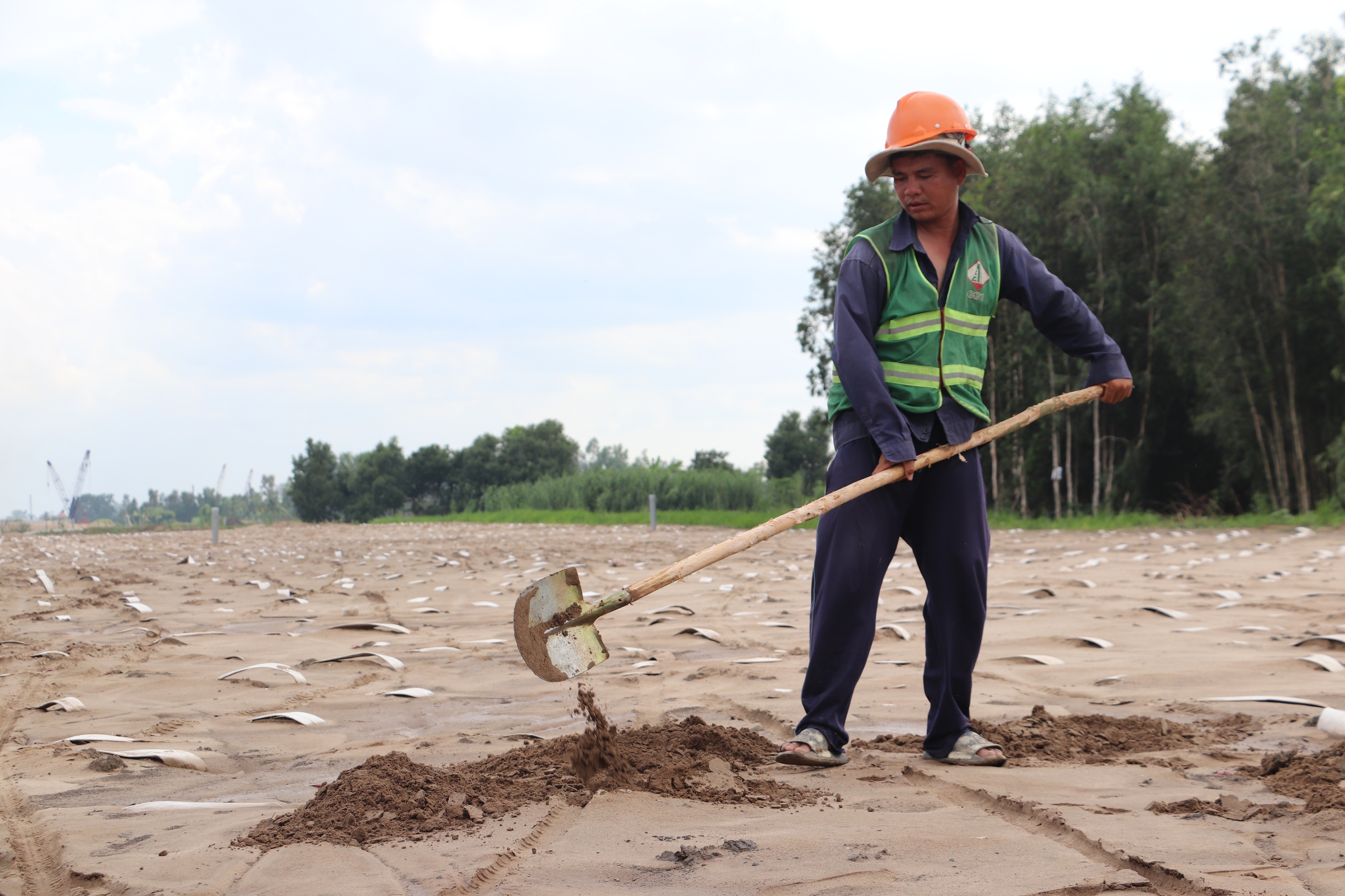 Lộ diện cao tốc Cần Thơ - Cà Mau sau 19 tháng thi công- Ảnh 9.