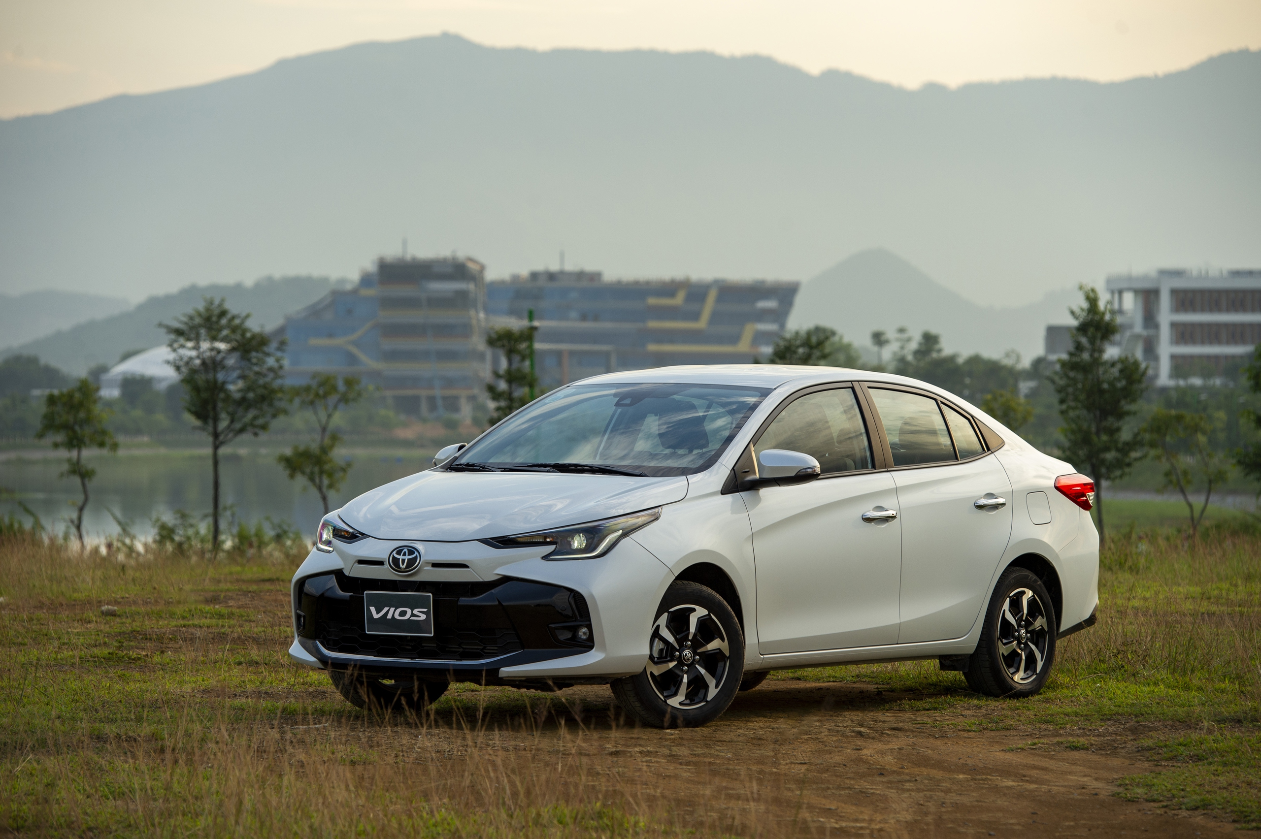 Toyota Vios cạnh tranh vị trí dẫn đầu phân khúc- Ảnh 1.