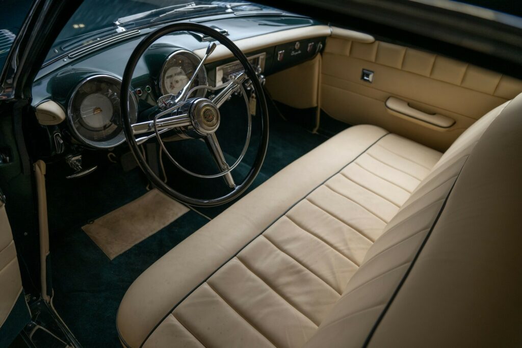 Xế cổ Chrysler Styling Special 1952 lên sàn đấu giá- Ảnh 4. Xế cổ Chrysler Styling Special 1952 lên sàn đấu giá- Ảnh 4.