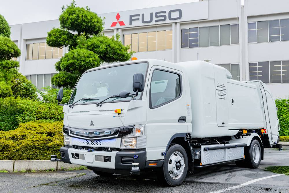 Mitsubishi Fuso trình diễn xe điện chở rác tự động- Ảnh 1.