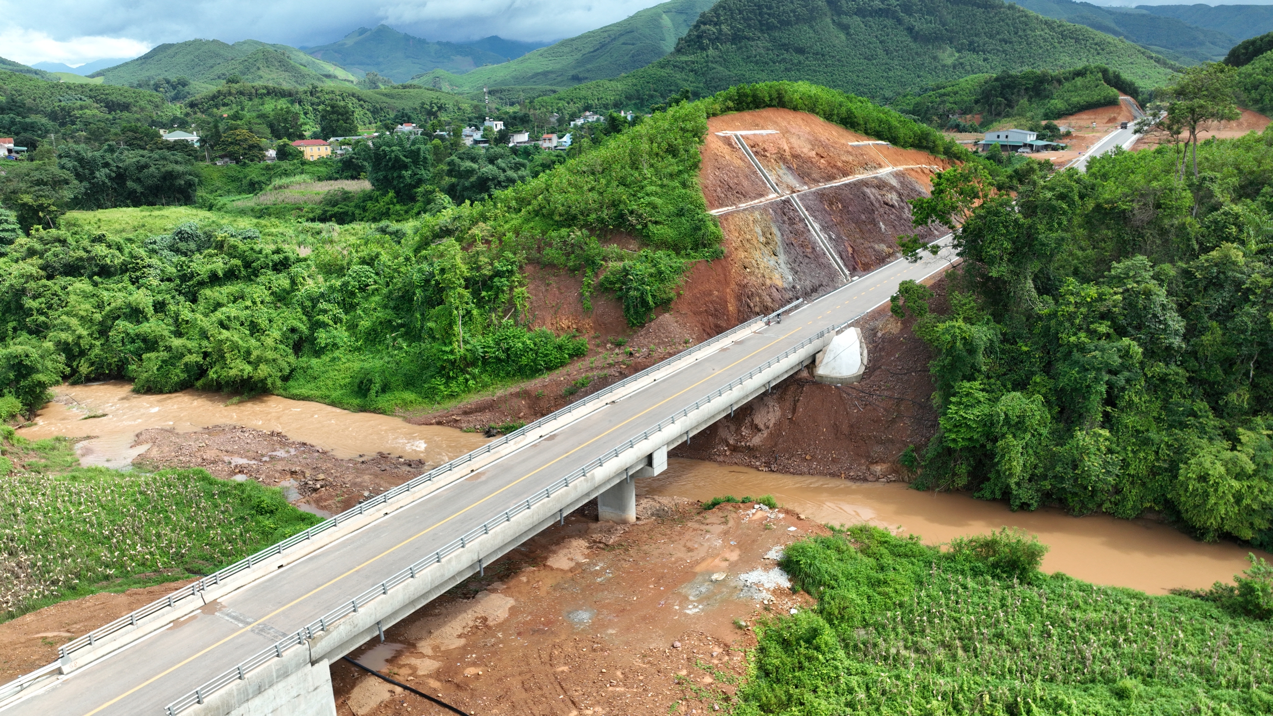 Ngắm tuyến tỉnh lộ gần 800 tỷ đồng nối Quảng Ninh với Lạng Sơn- Ảnh 7.