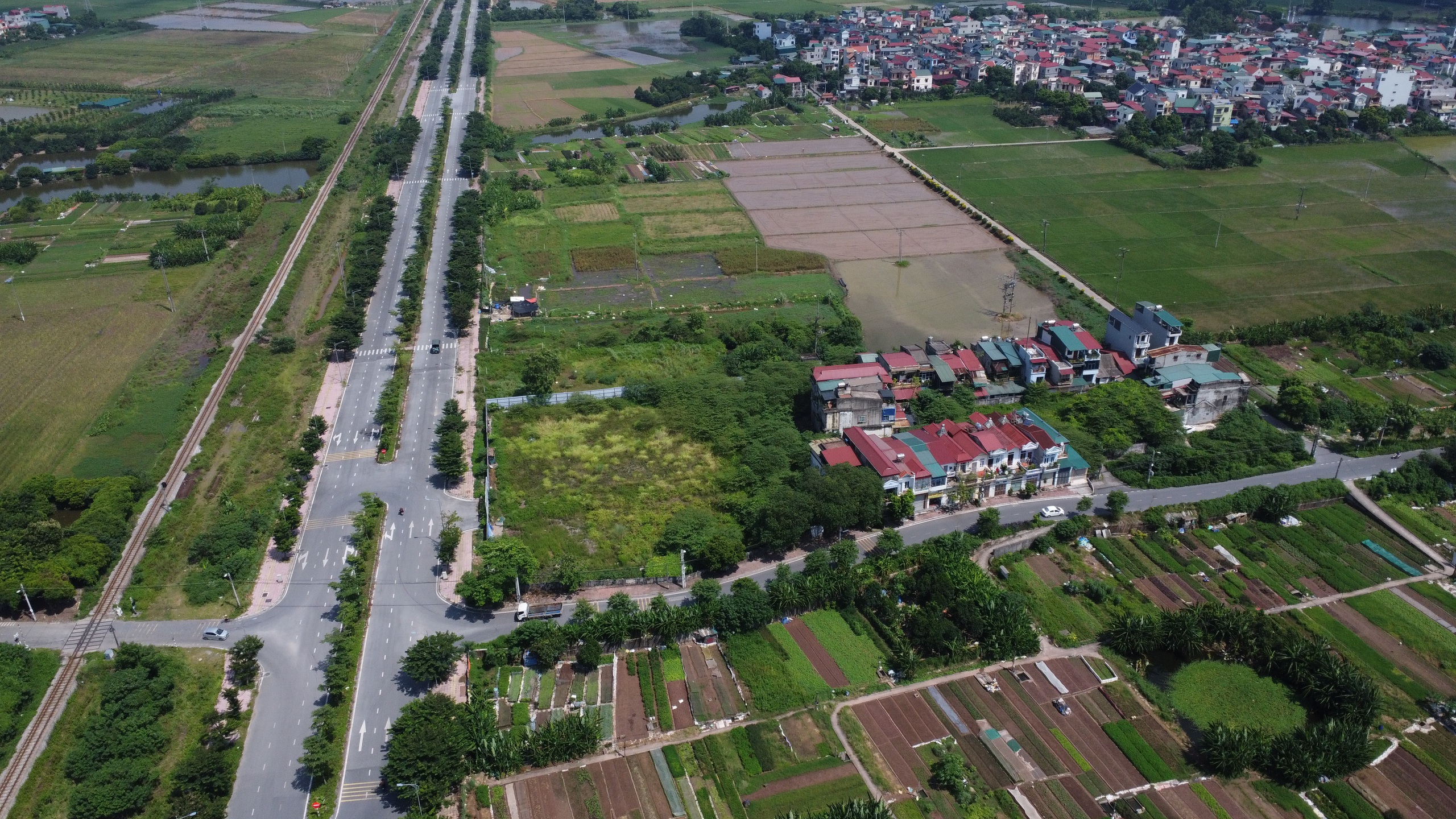 Cận cảnh lô đất thuê bỏ hoang, PC1 xin chuyển thành dự án nhà ở- Ảnh 1. Cận cảnh lô đất thuê bỏ hoang, PC1 xin chuyển thành dự án nhà ở- Ảnh 1.