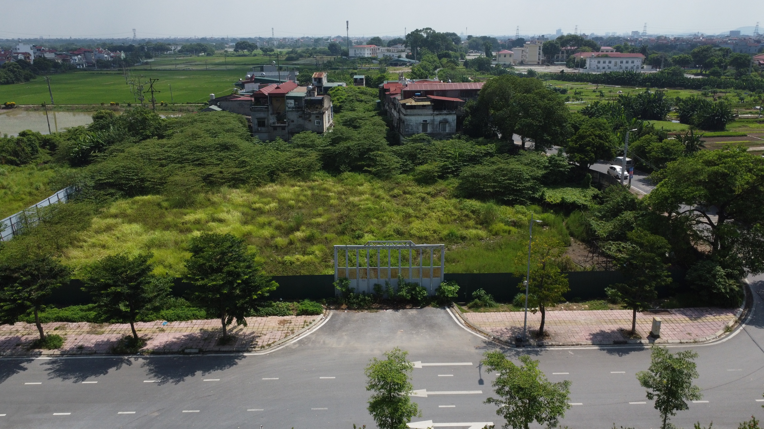 Cận cảnh lô đất thuê bỏ hoang, PC1 xin chuyển thành dự án nhà ở- Ảnh 4. Cận cảnh lô đất thuê bỏ hoang, PC1 xin chuyển thành dự án nhà ở- Ảnh 4.