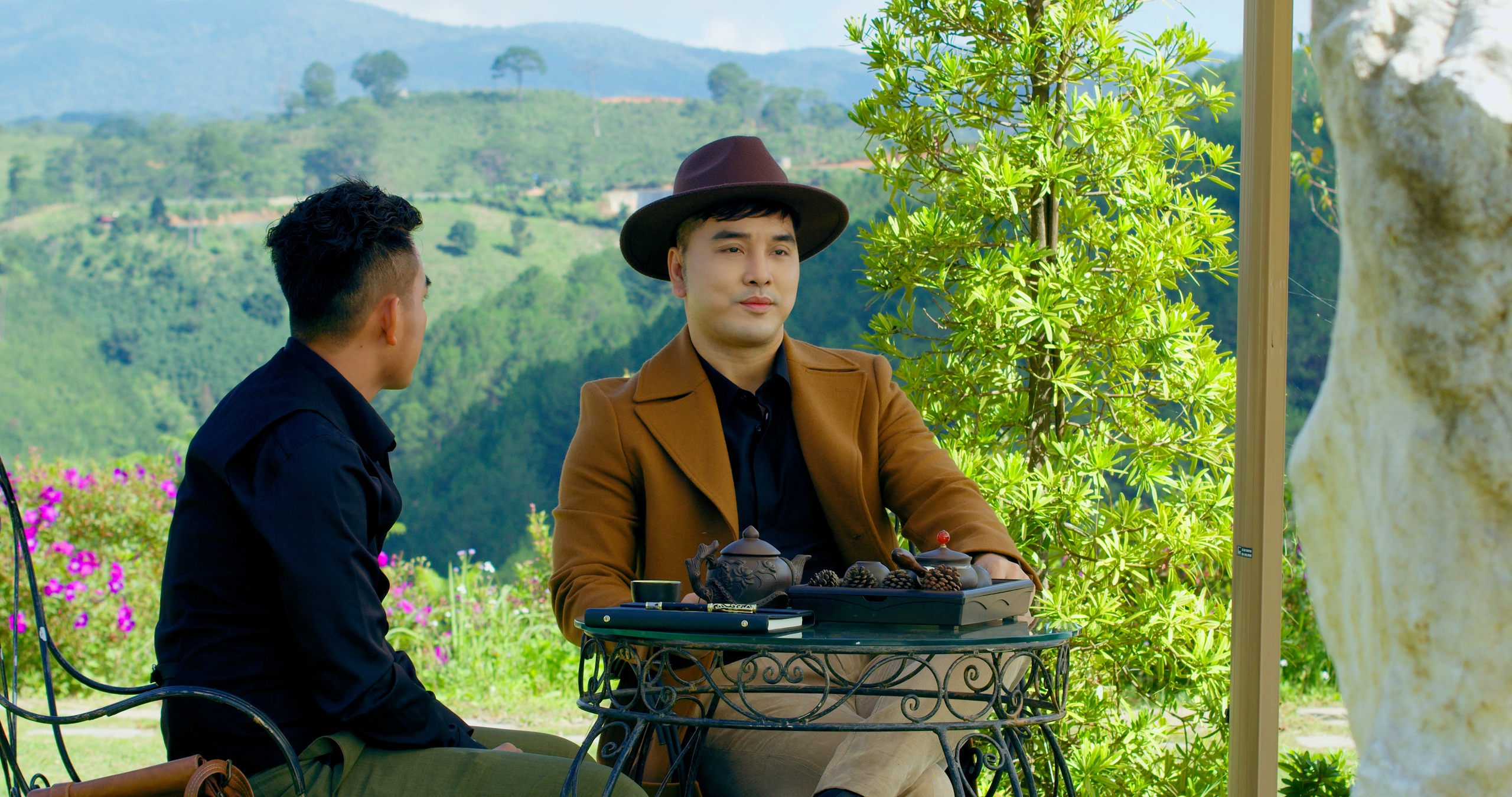 "Bám càng" vợ đi quay phim, nhạc sĩ Dương Khắc Linh nhận được vai diễn có thoại- Ảnh 1.