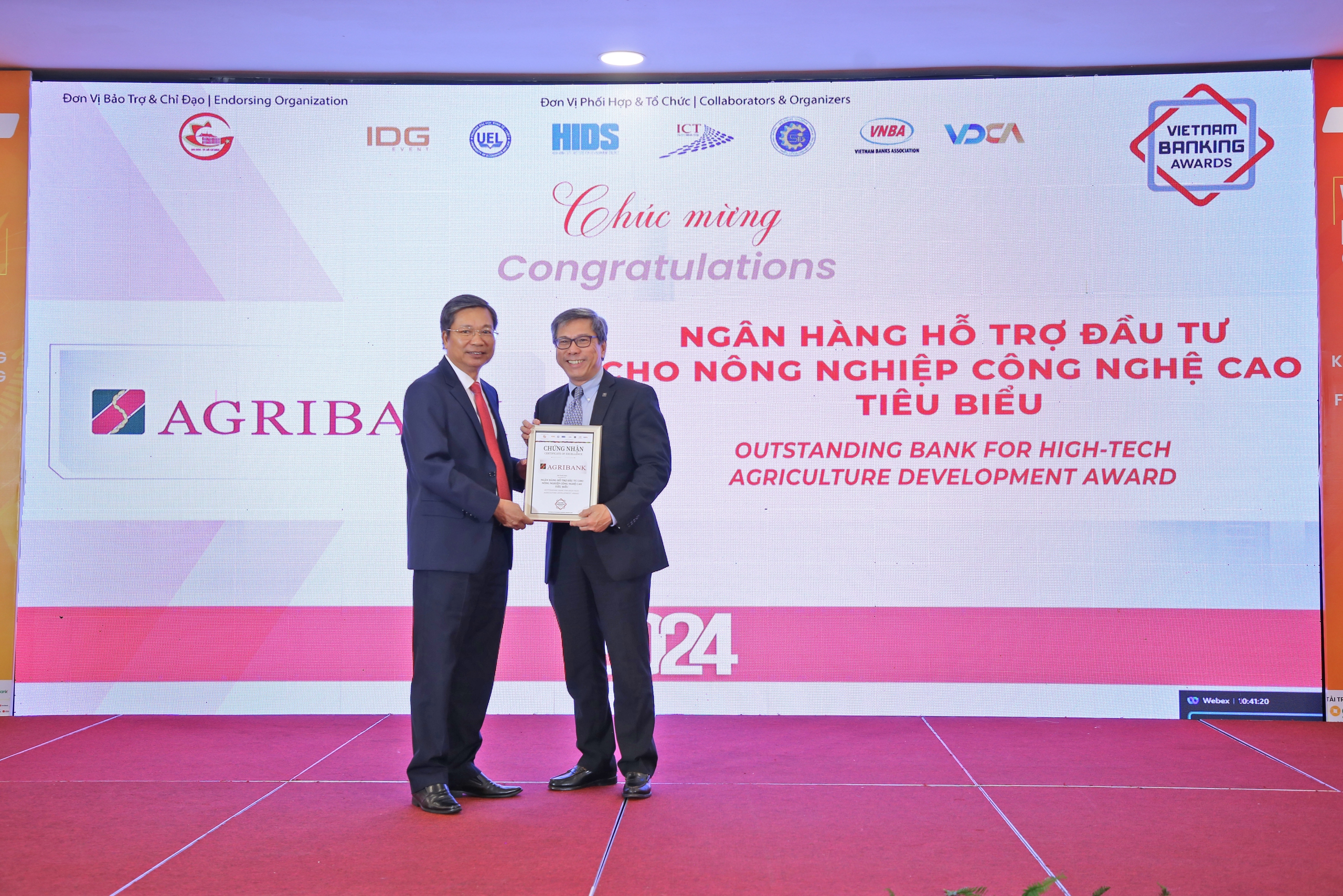 Agribank được vinh danh ba giải thưởng Ngân hàng Việt Nam tiêu biểu 2024- Ảnh 1.