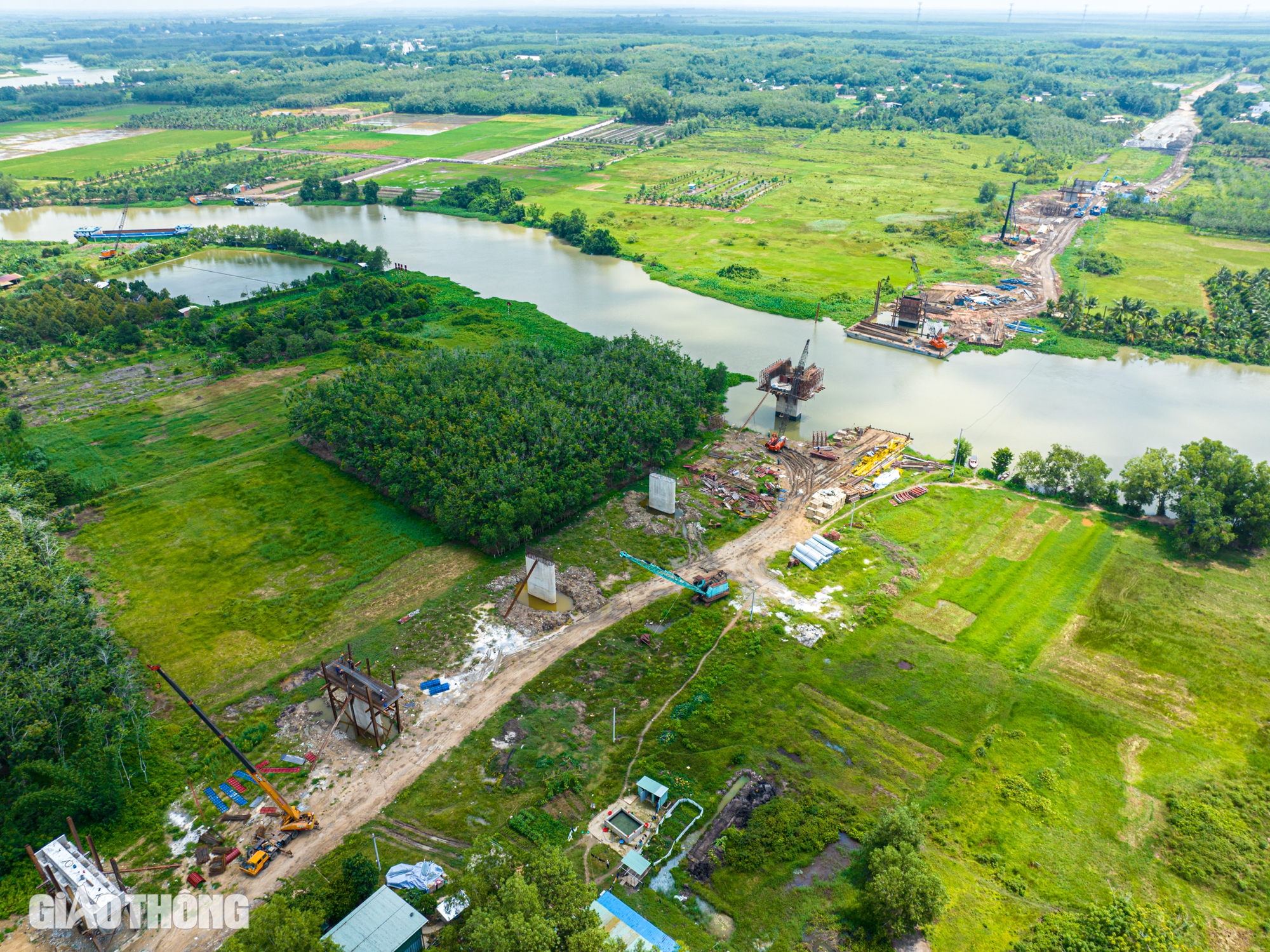 Toàn cảnh đường Hồ Chí Minh đoạn qua tỉnh Bình Dương sau 10 tháng tái khởi động- Ảnh 14.