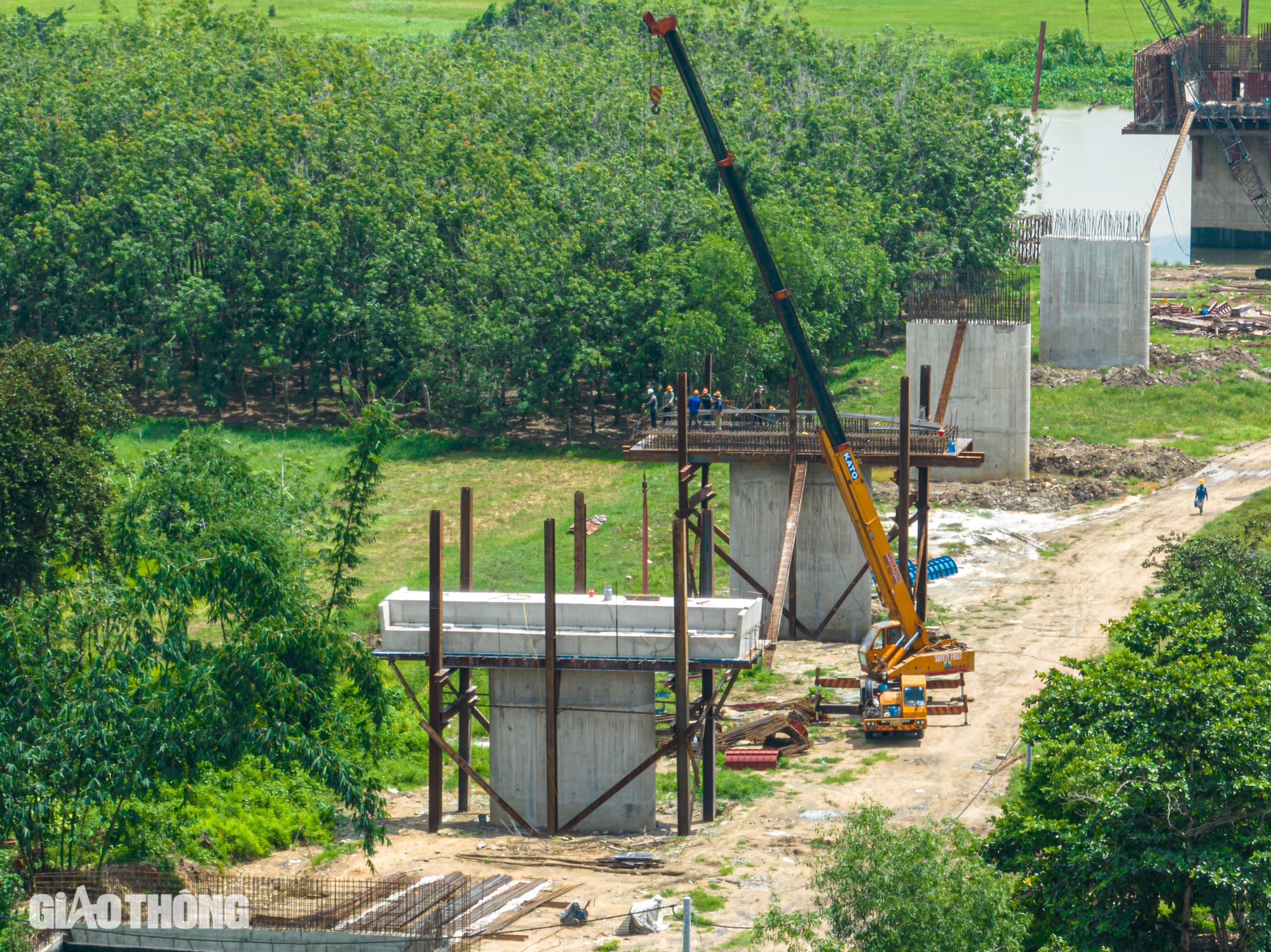 Toàn cảnh đường Hồ Chí Minh đoạn qua tỉnh Bình Dương sau 10 tháng tái khởi động- Ảnh 15.