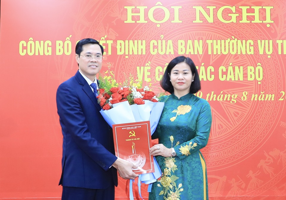 Ông Nguyễn Xuân Phong được giới thiệu bầu làm Chủ tịch UBND huyện Thanh Trì- Ảnh 1.