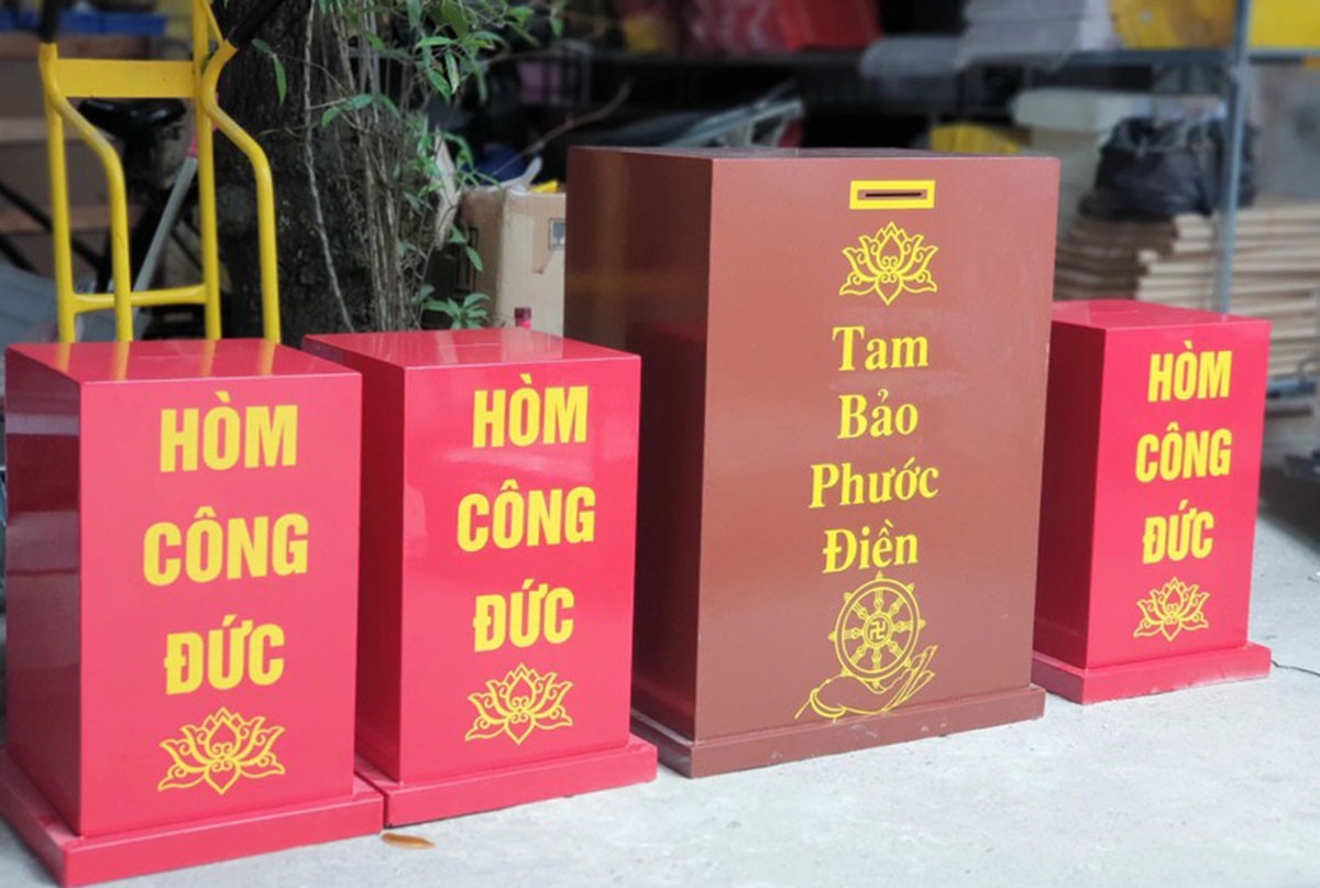 Thủ tướng chỉ đạo tăng cường quản lý tiền công đức, đề xuất chế tài xử lý sai phạm- Ảnh 1.