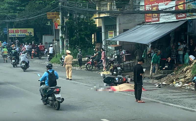 Hiện trường vụ tai nạn khiến một người tử vong, một người bị thương.