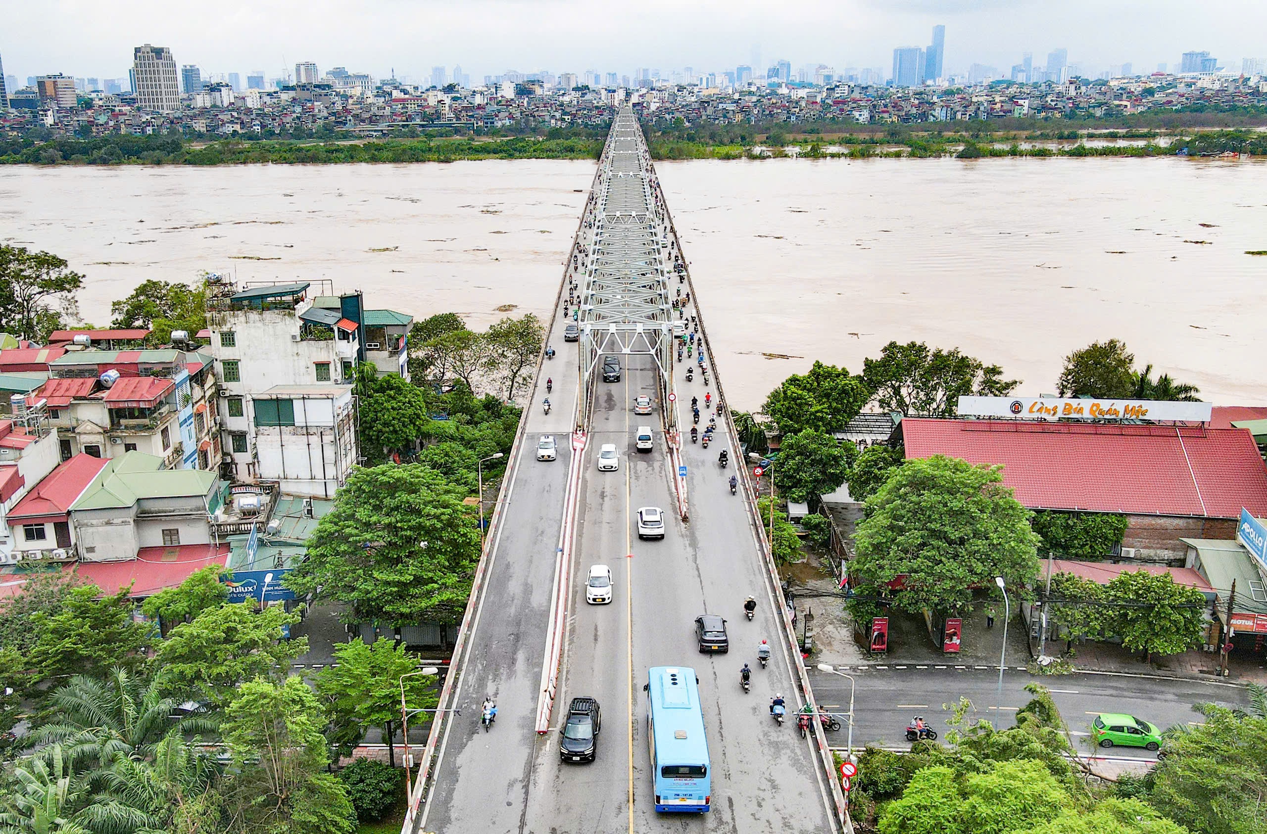 Toàn cảnh cầu Chương Dương, Long Biên ngày nước sông Hồng dâng cao- Ảnh 3.