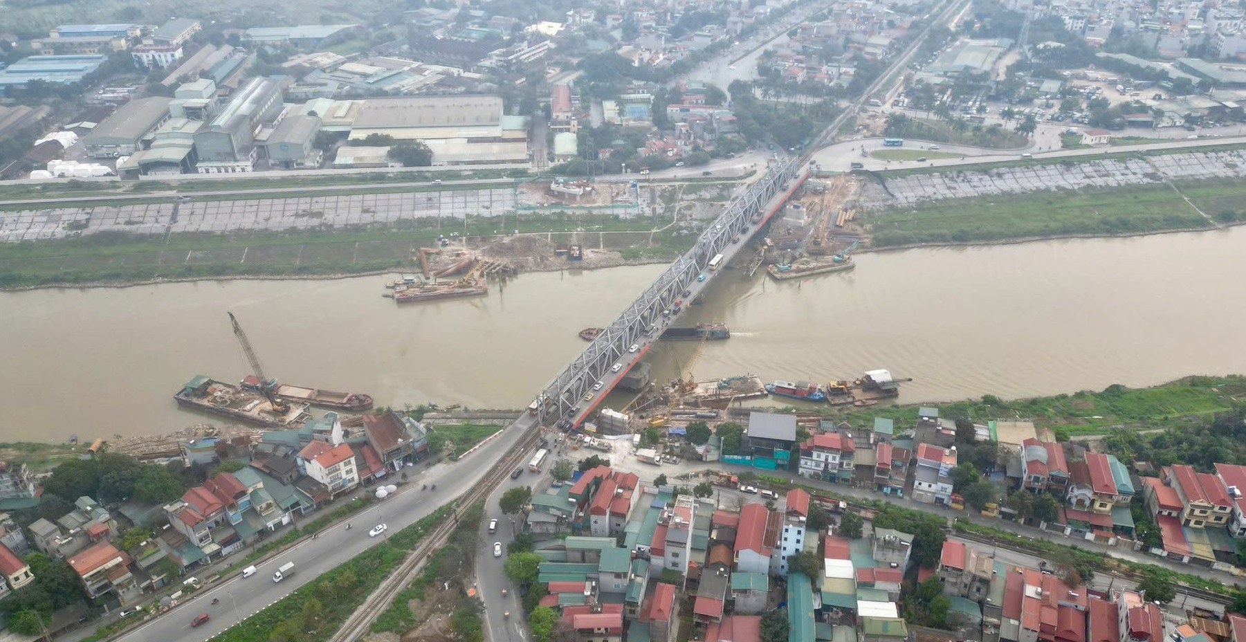 Hà Nội: Cấm toàn bộ phương tiện qua cầu Đuống- Ảnh 1.