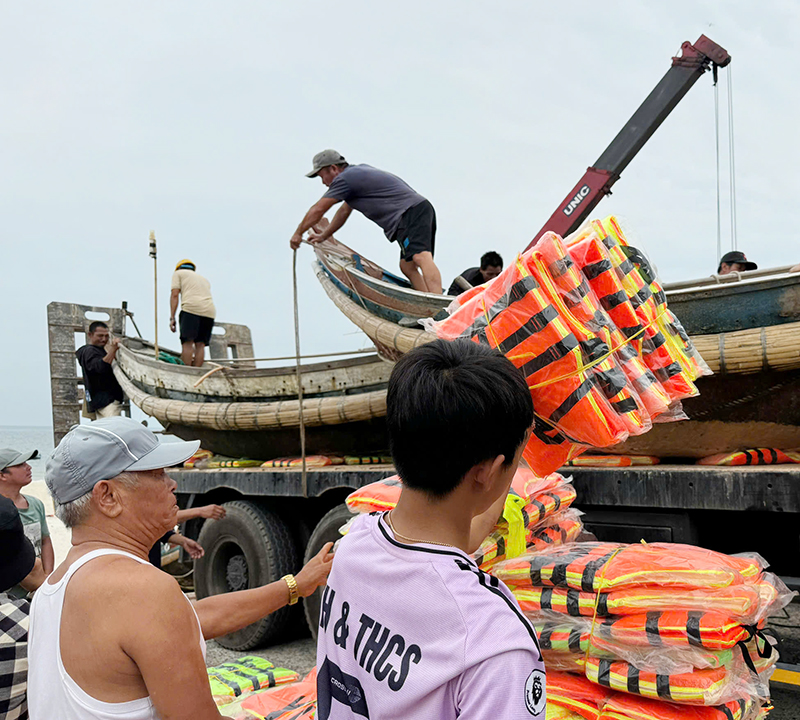 Hà Tĩnh, Quảng Bình ủng hộ người dân vùng lũ hơn 7 tỷ đồng- Ảnh 3.