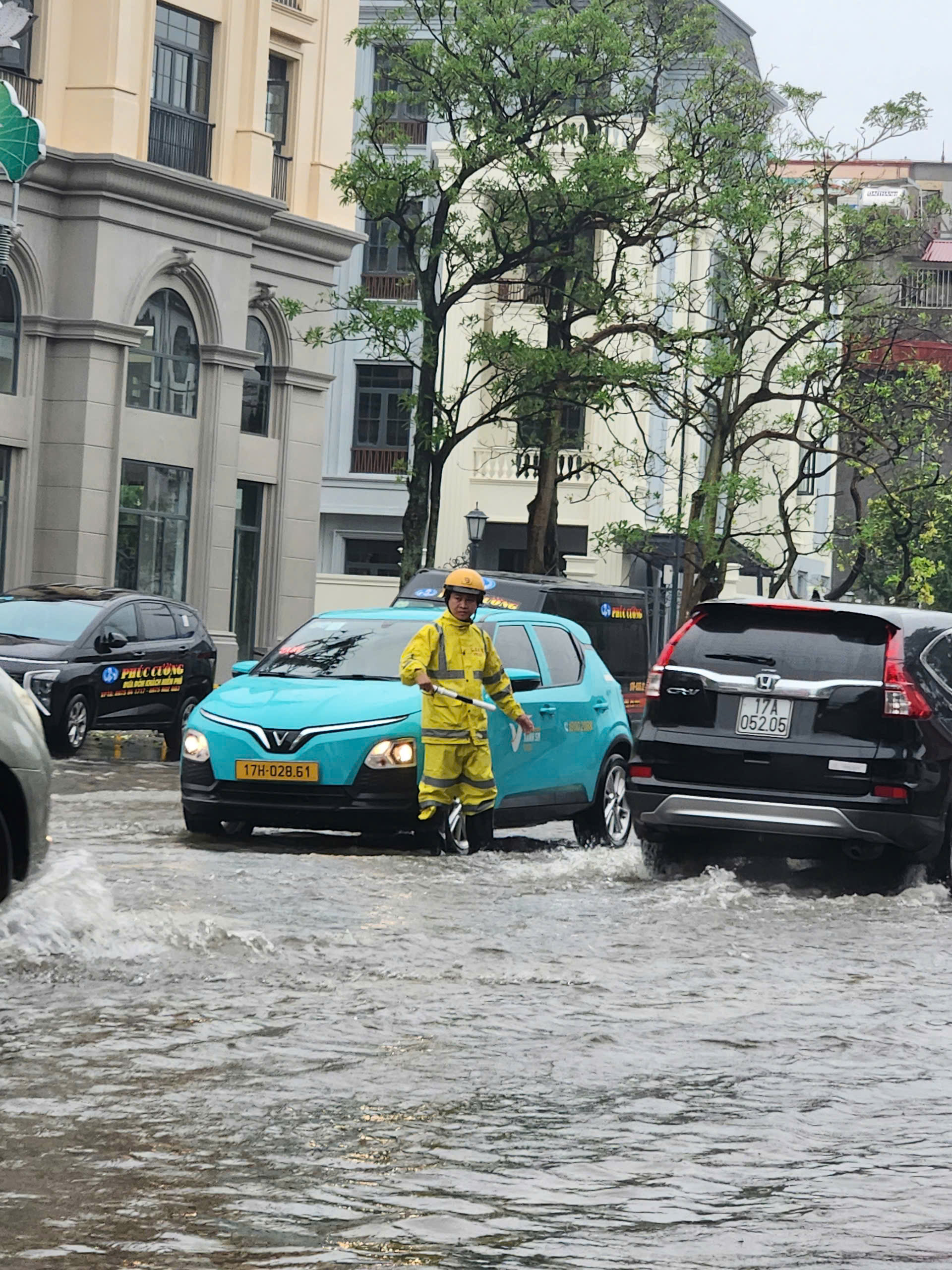 Mưa lớn, nhiều nơi ở Thái Bình ngập sâu- Ảnh 2.