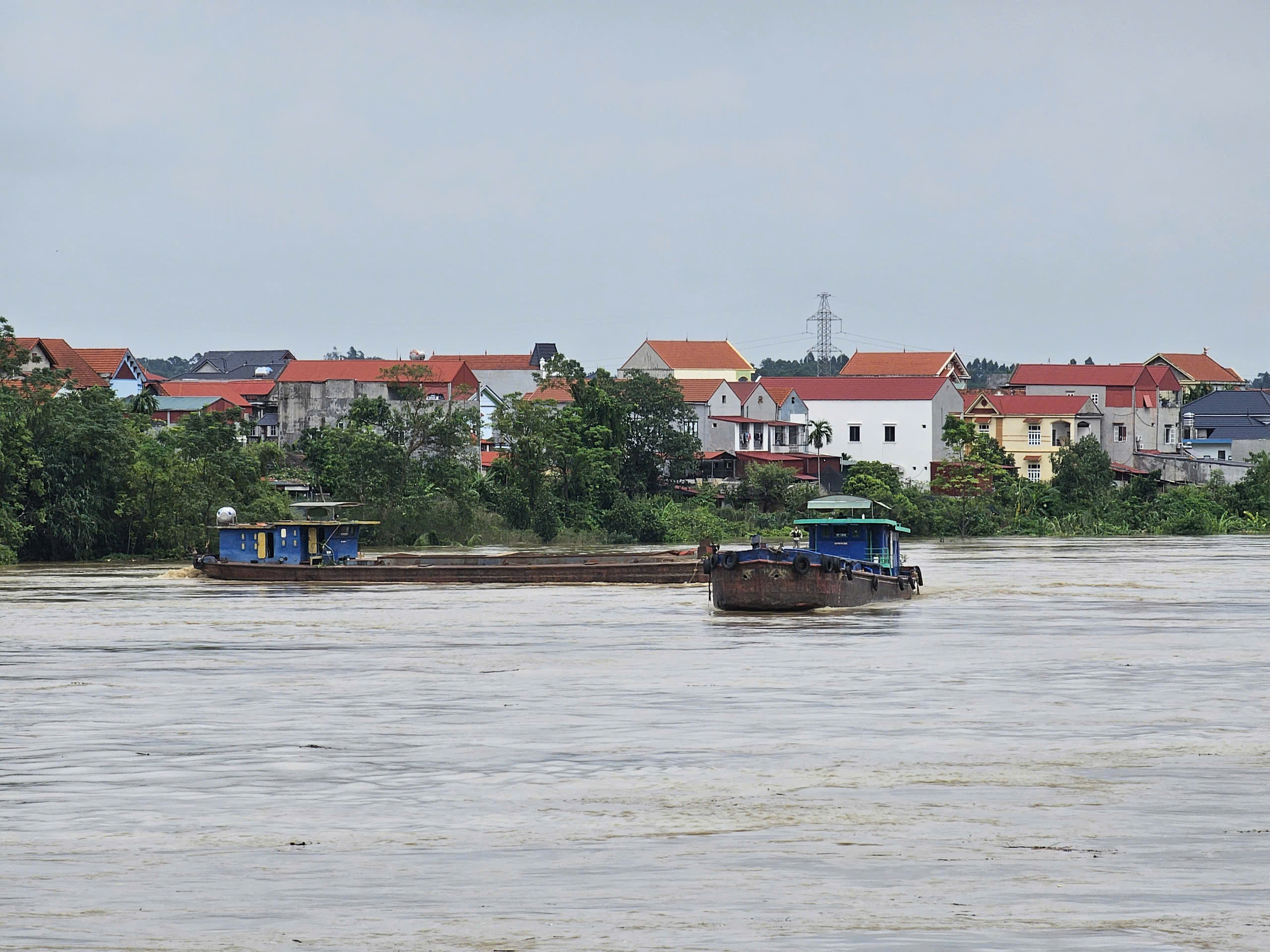 Đường thủy ra công điện yêu cầu rà soát ngay các phương tiện trôi dạt- Ảnh 3.