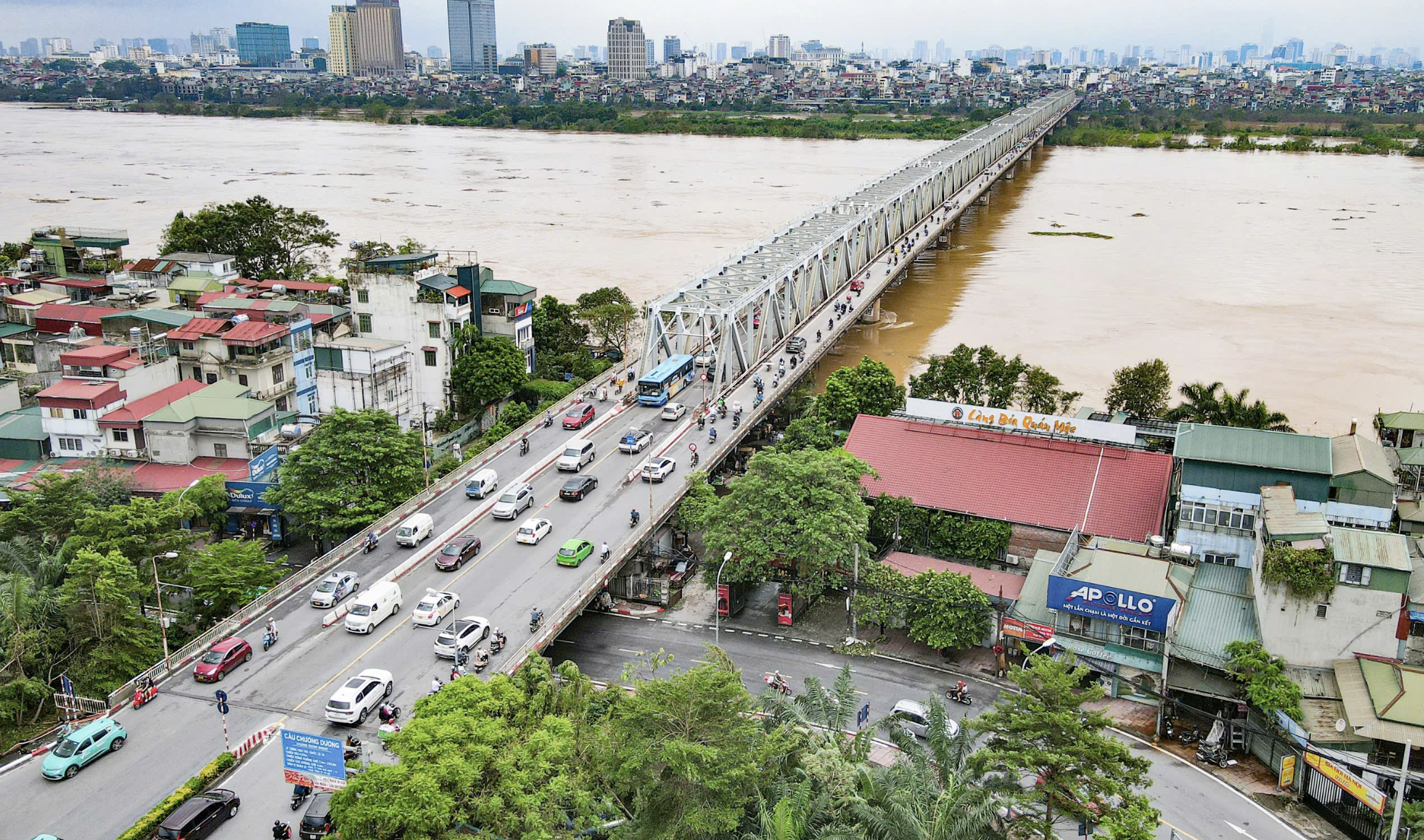 Bắc Bộ mưa giảm dần, nước lũ đang xuống, đóng tất cả cửa xả đáy Thủy điện Hòa Bình- Ảnh 1.