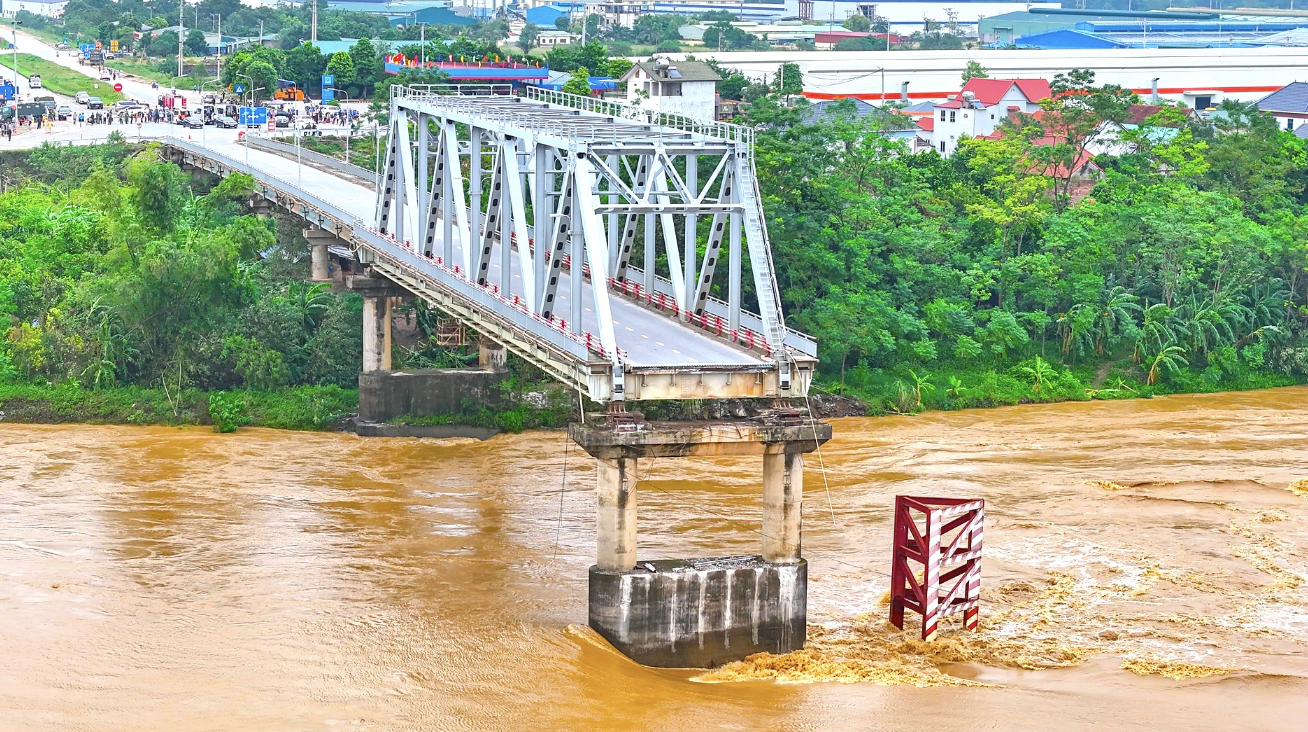 Bộ GTVT tiếp tục ra công điện yêu cầu khẩn trương khắc phục hậu quả bão, lũ- Ảnh 2.