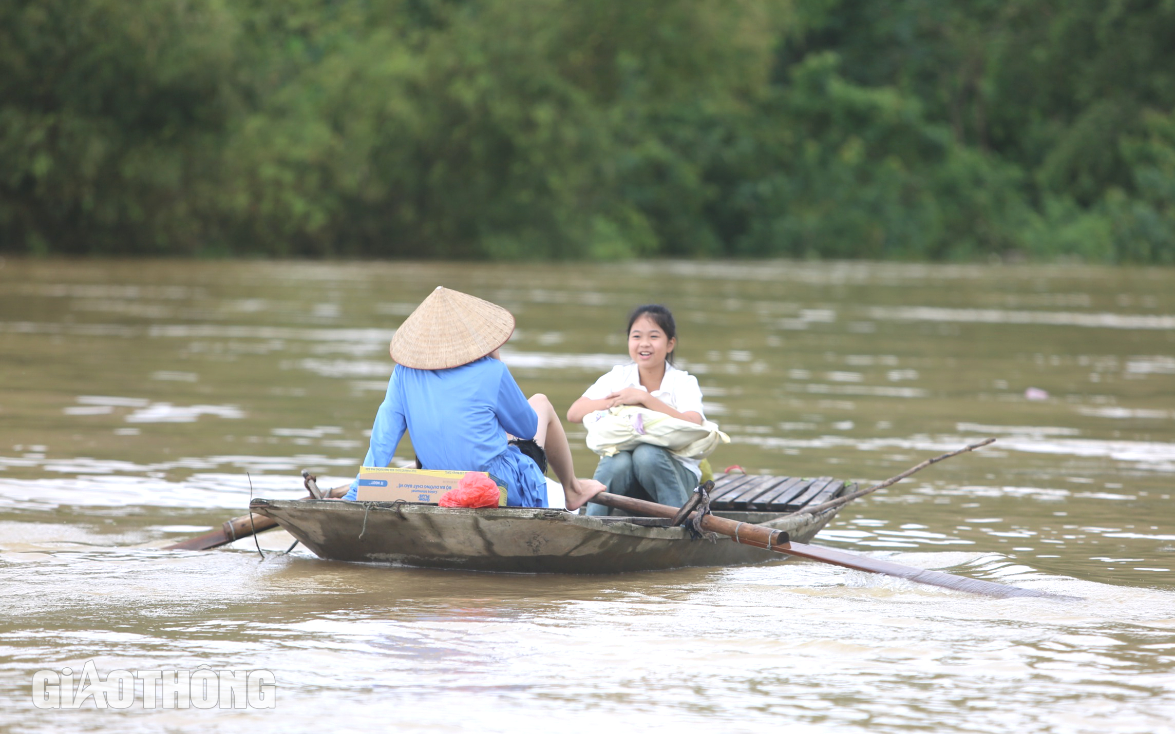 Ninh Bình: 700 hộ bị cô lập, người dân lên mái nhà nhìn nước dâng- Ảnh 26.