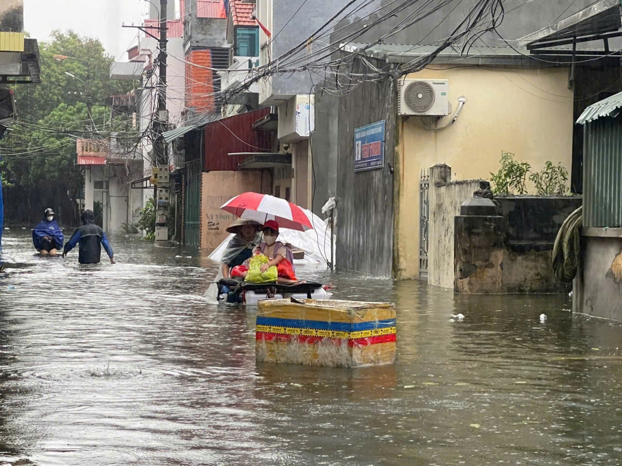 Hải Dương: Ưu tiên bảo vệ con người trong mưa lũ- Ảnh 5.