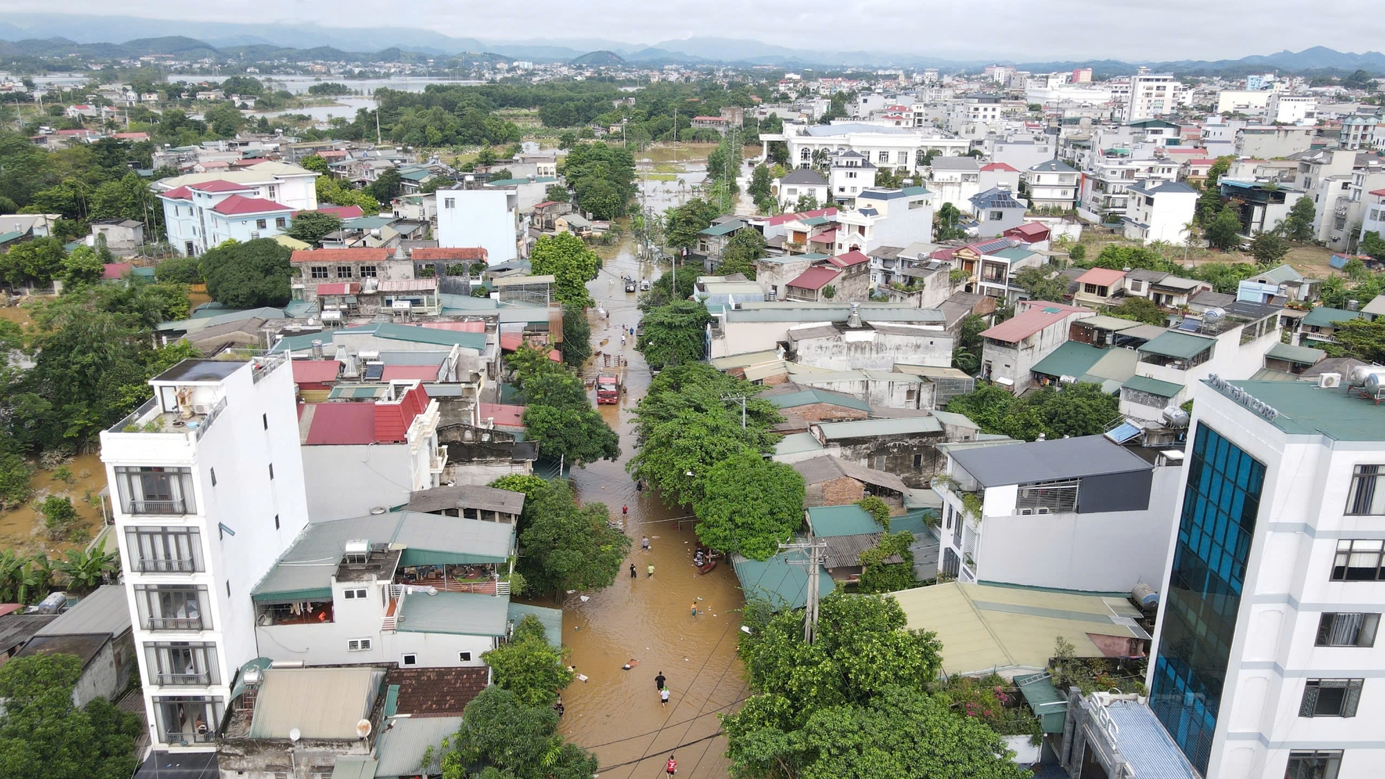 Tuyên Quang: Lũ rút, người dân tất bật dọn nhà, vệ sinh khu phố- Ảnh 11.