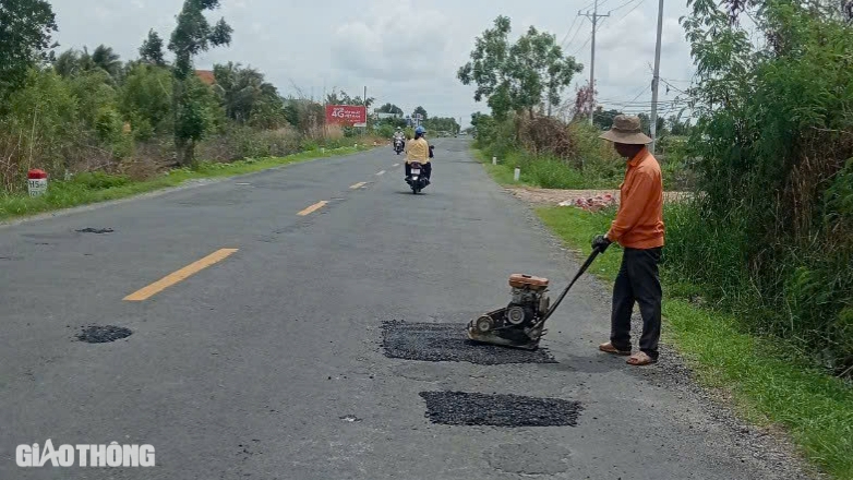 Khẩn trương khắc phục hư hỏng quốc lộ 1 qua Cà Mau sau phản ánh của Báo Giao thông- Ảnh 2.