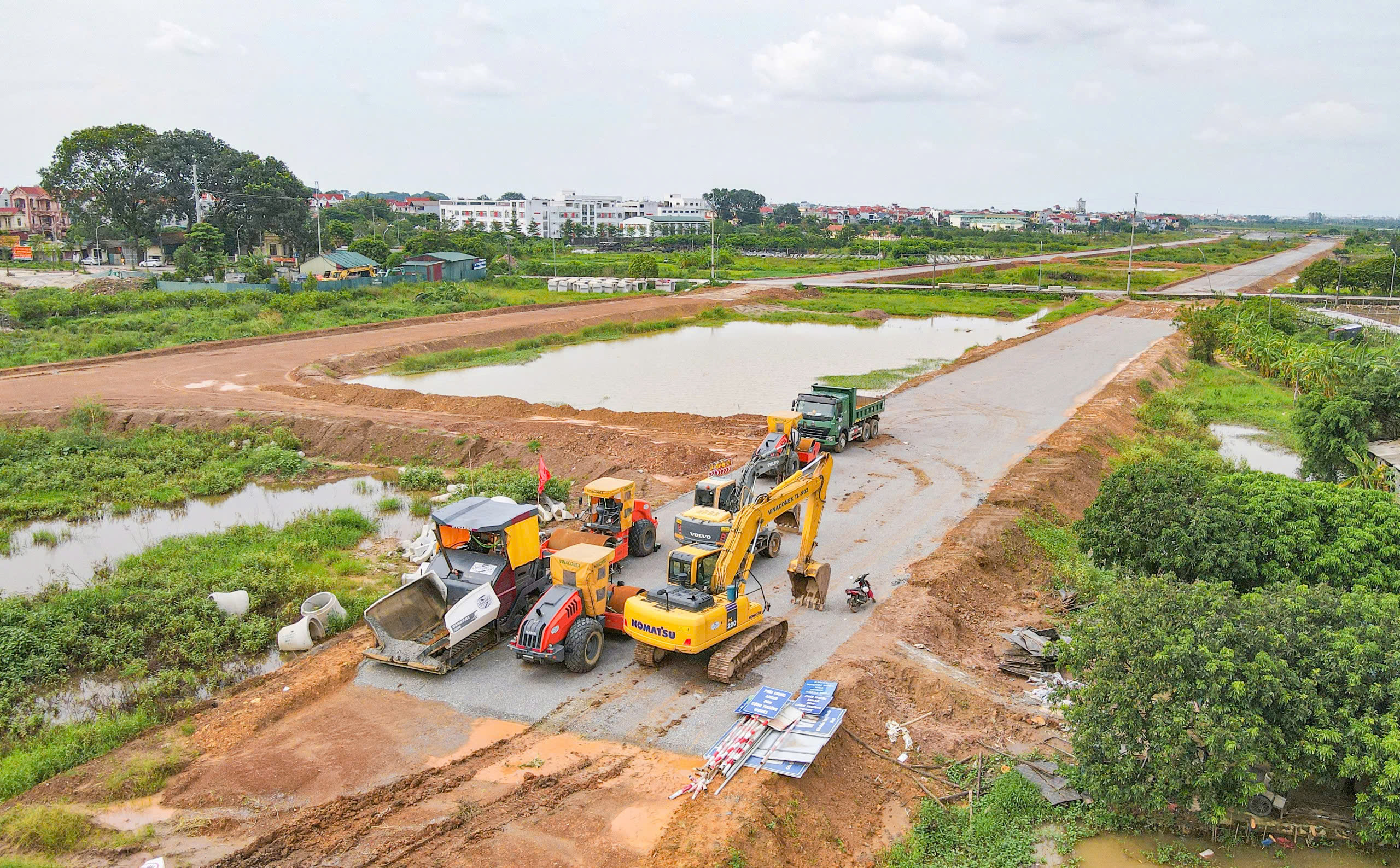 Hà Nội: Nhiều công trình giao thông trọng điểm vẫn thi công cầm chừng vì úng ngập sau bão- Ảnh 2.