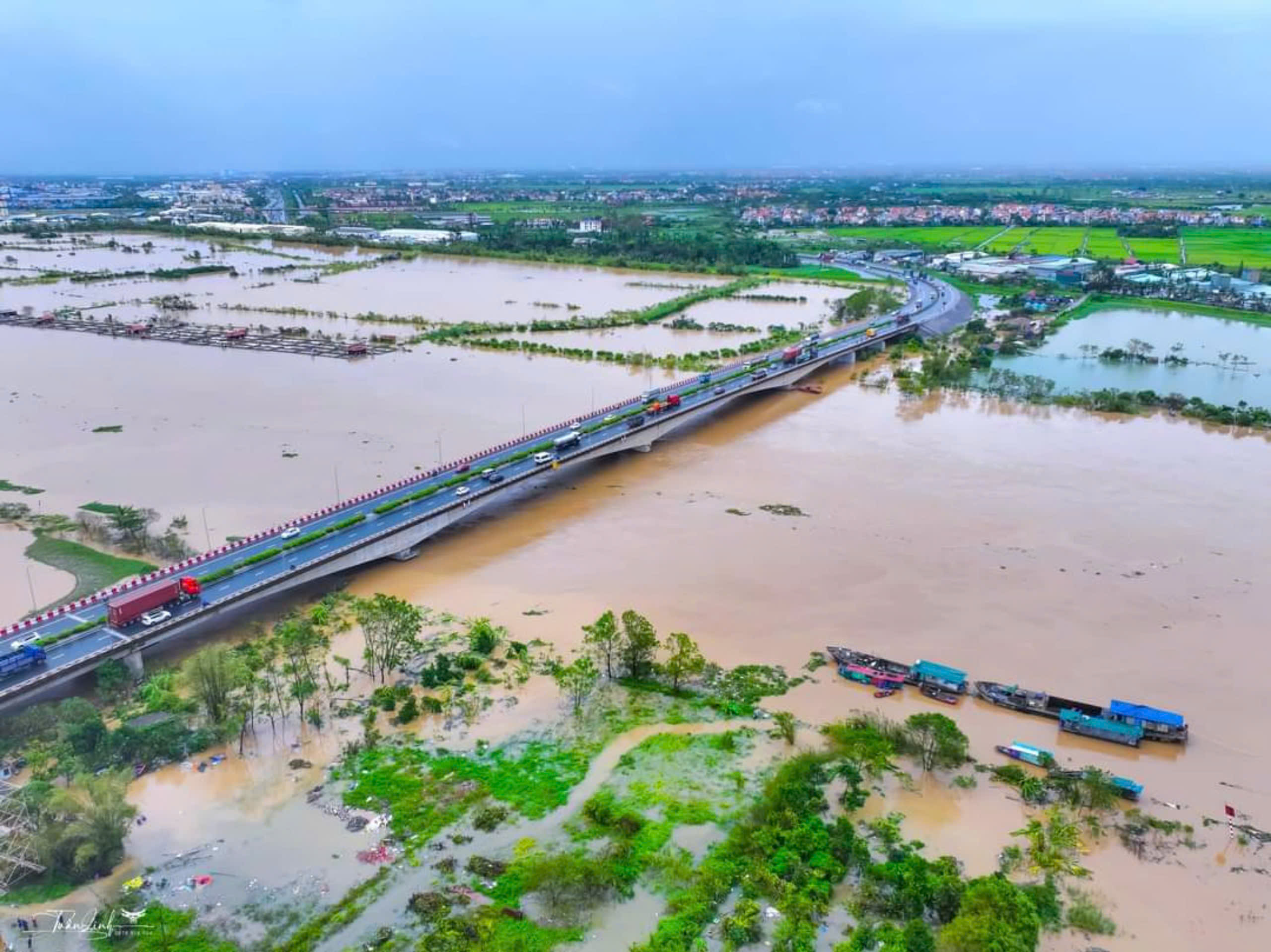 Đóng luồng, cấm tàu thuyền lưu thông qua 7 cầu tại Hải Dương, Hải Phòng và Quảng Ninh- Ảnh 1.