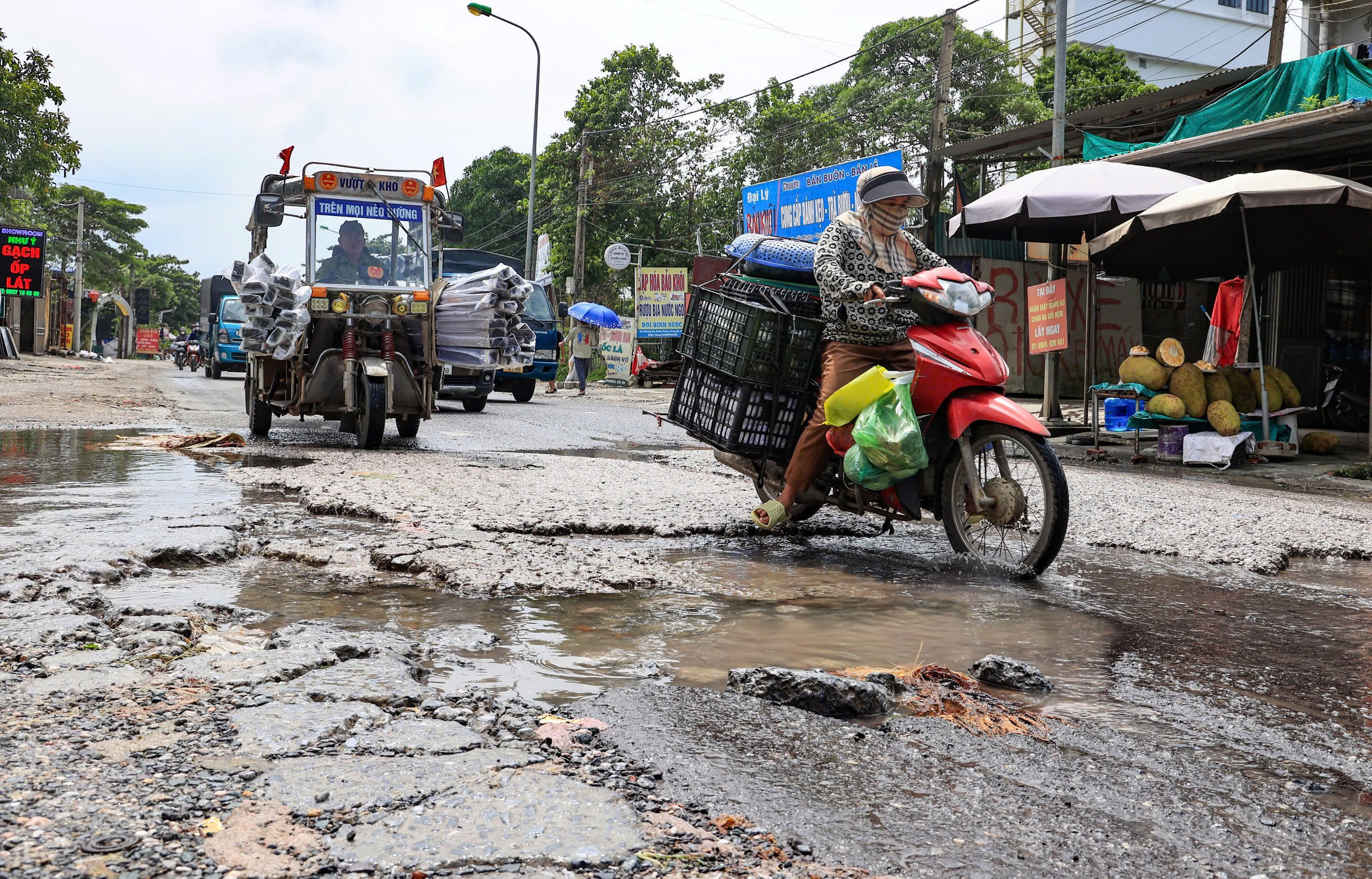 Hà Nội: Nhiều công trình giao thông trọng điểm vẫn thi công cầm chừng vì úng ngập sau bão- Ảnh 21.