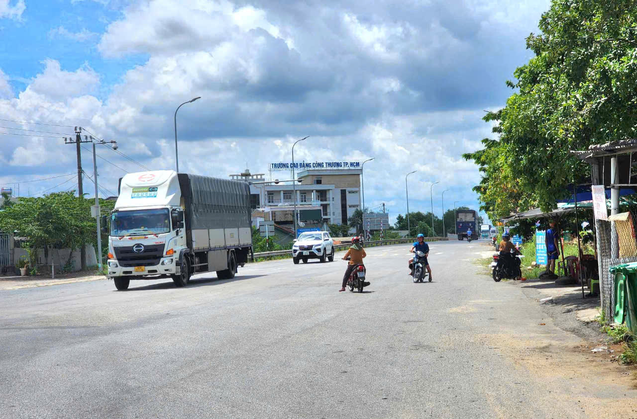 Tài xế cảm nhận ra sao khi cầu Trà Khúc 2 thông xe trở lại sau 2 tháng sửa chữa?- Ảnh 9.