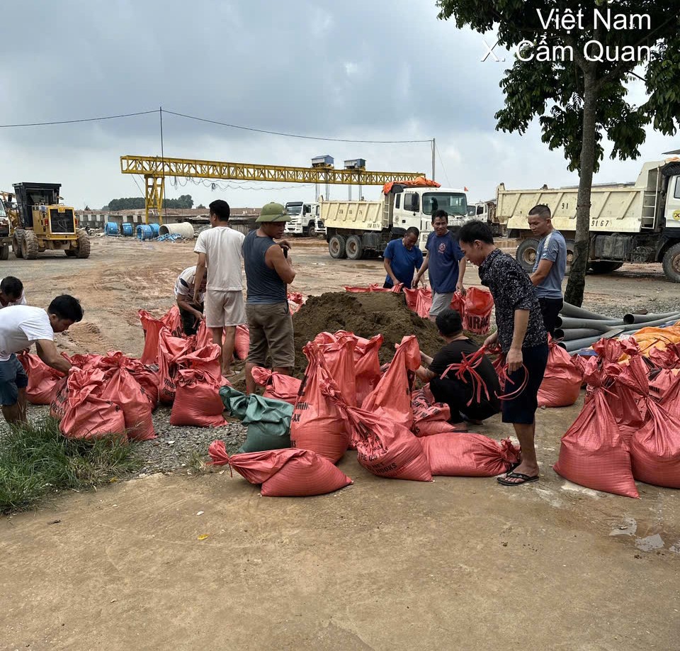 Tất bật ứng phó mưa bão trên công trường cao tốc Bắc - Nam qua Hà Tĩnh- Ảnh 4.