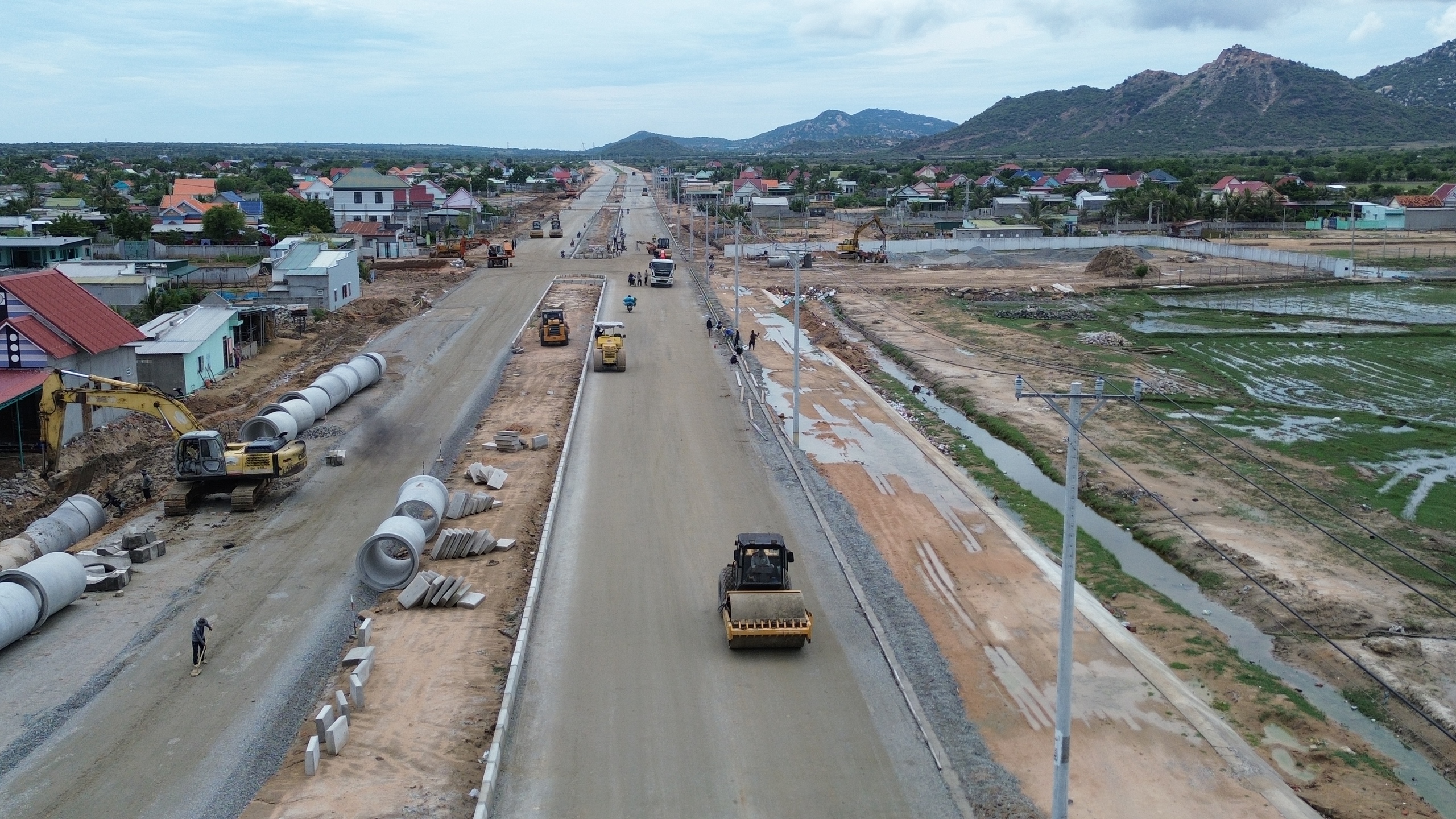 Ngắm đường nối QL1 ra biển Mũi Dinh tuyệt đẹp ở Ninh Thuận trước ngày thông xe- Ảnh 7.