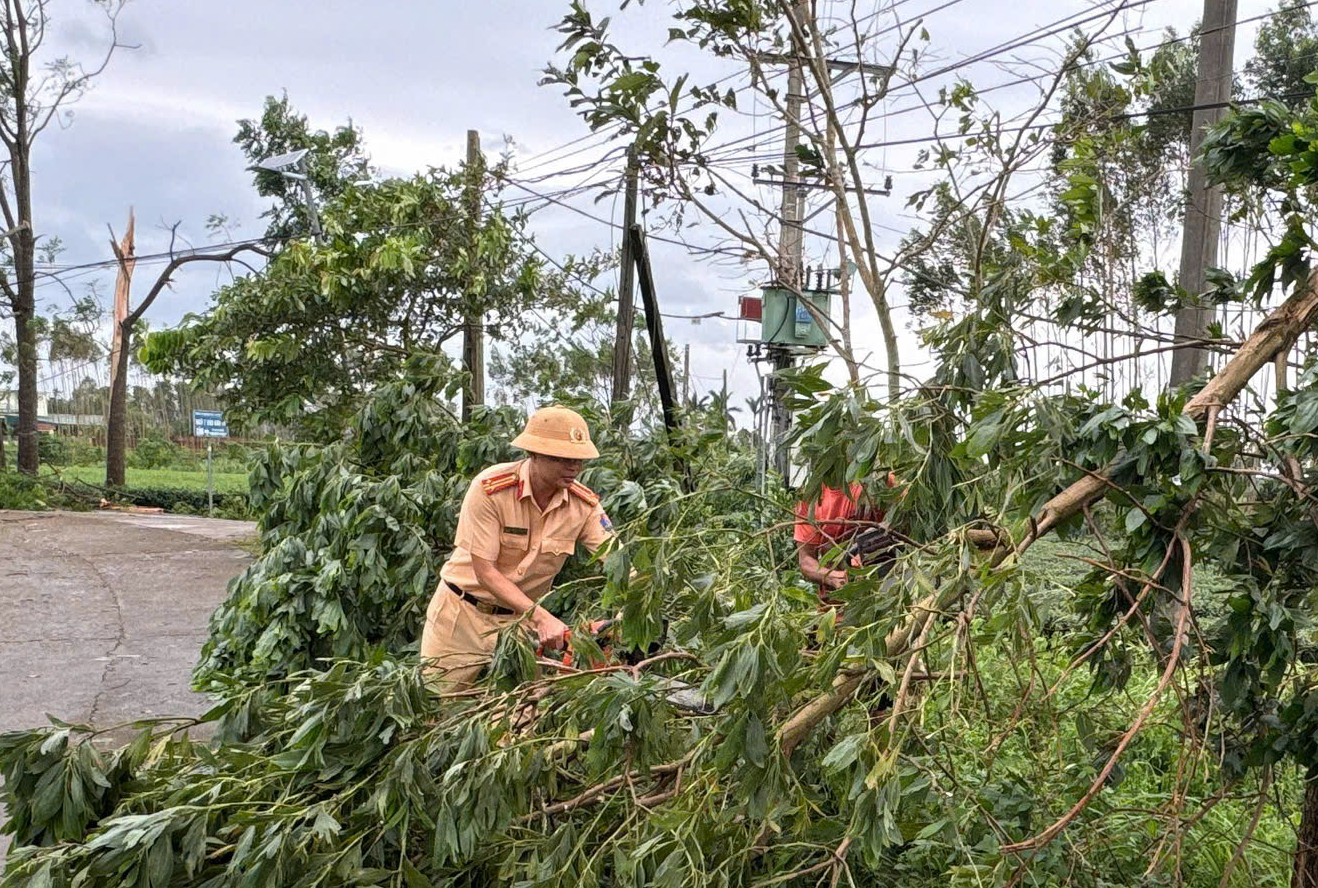 Quảng Ninh đảm bảo các cung đường thông suốt sau bão lũ- Ảnh 1.