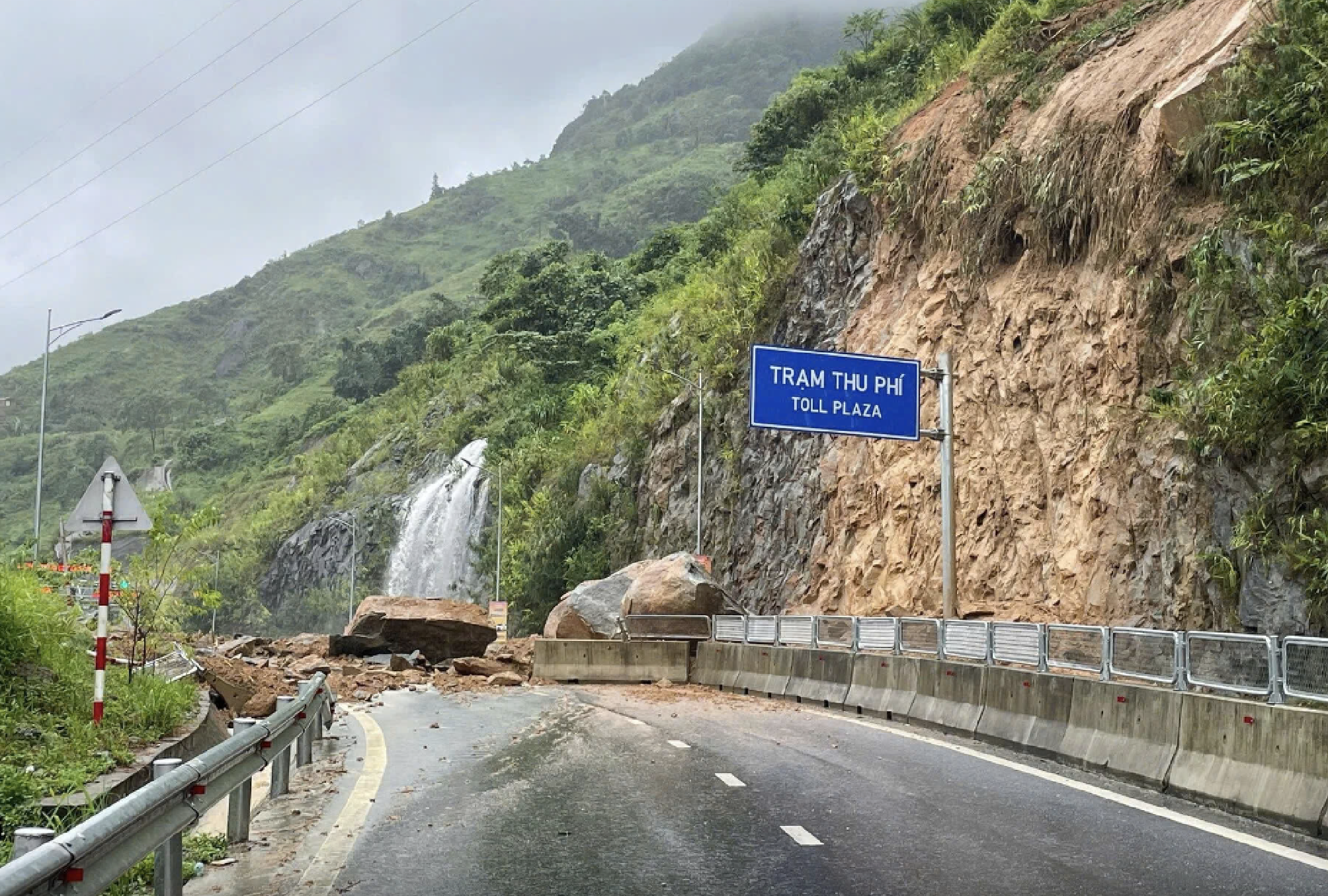 Huy động tối đa nguồn lực sửa chữa, khôi phục kết cấu hạ tầng sau bão số 3- Ảnh 1.