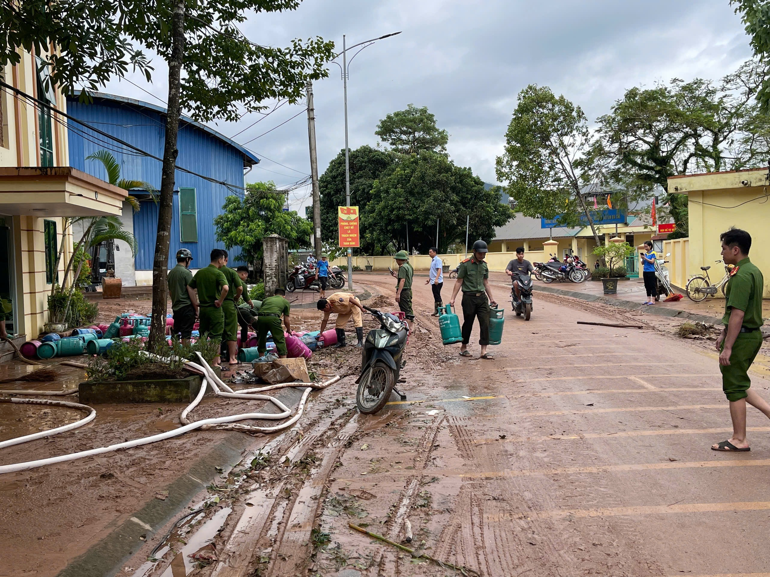 Quảng Ninh đảm bảo các cung đường thông suốt sau bão lũ- Ảnh 5.