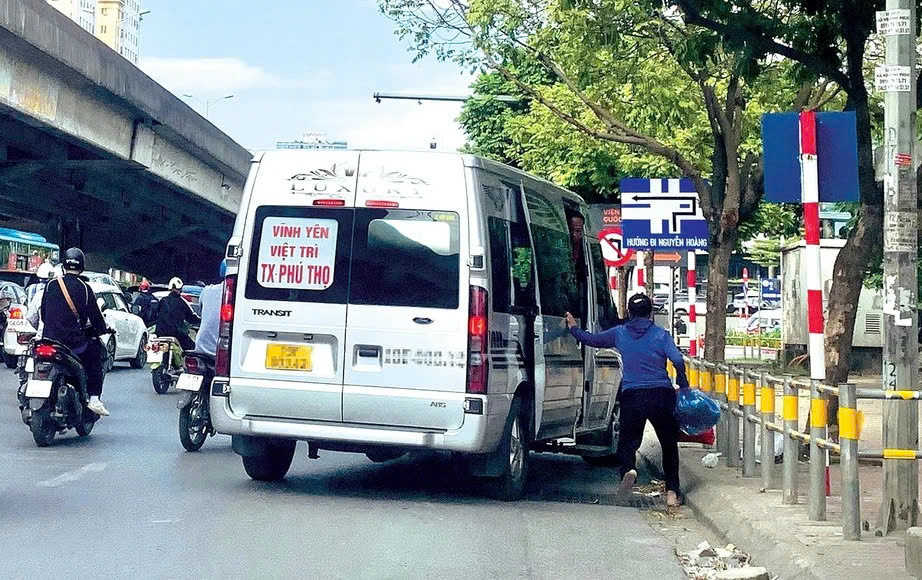 Ngăn xe trá hình lộng hành- Ảnh 1.