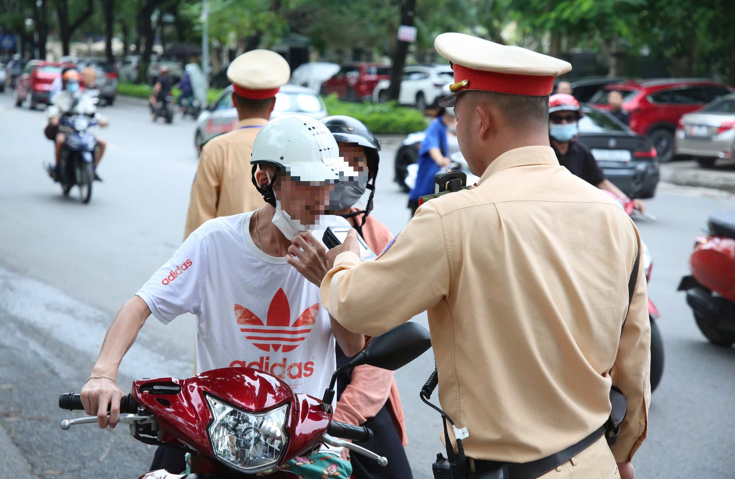 Hà Nội: Xem xét trách nhiệm người đứng đầu nếu nhiều nhân viên vi phạm nồng độ cồn- Ảnh 1.