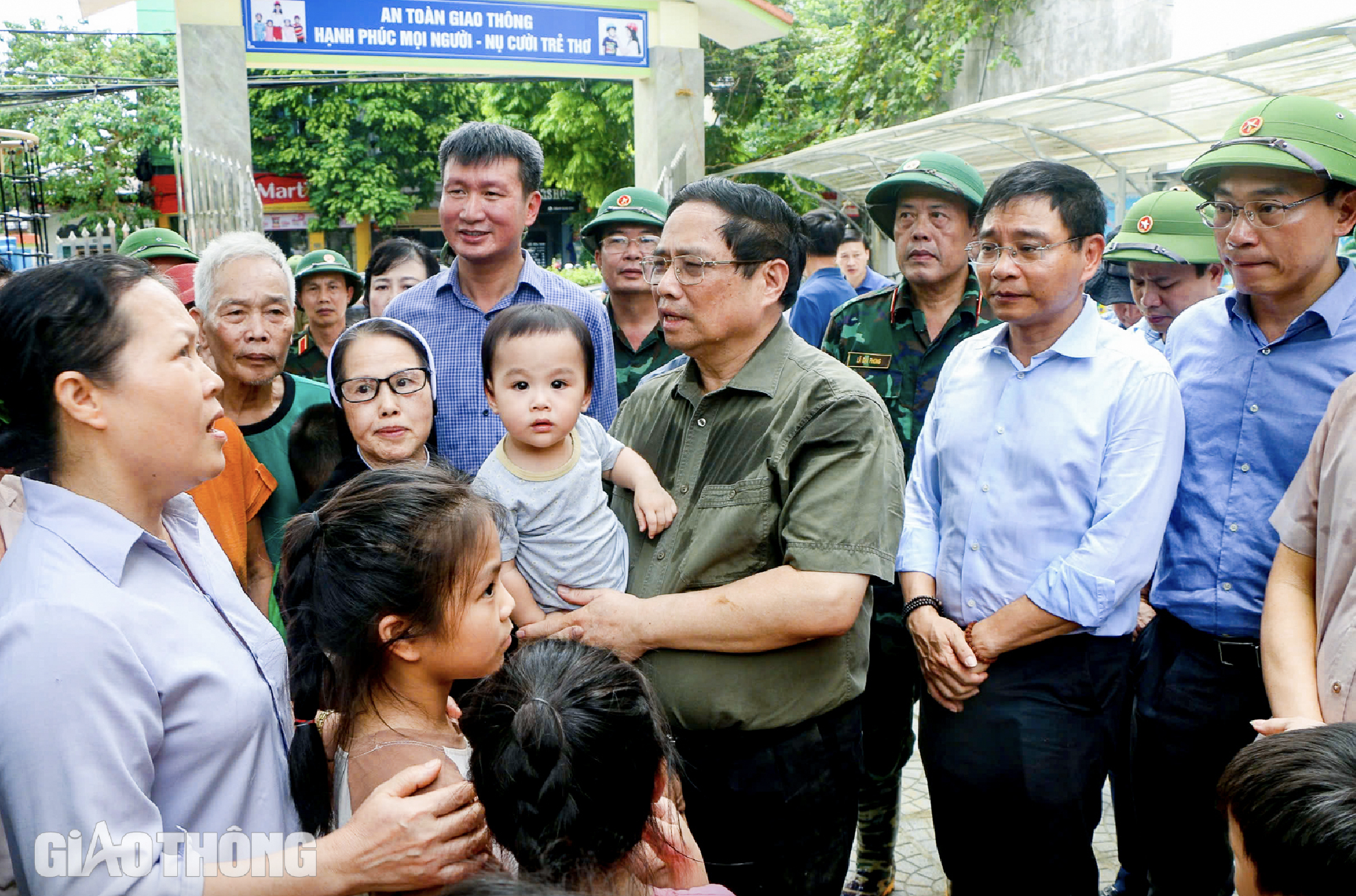 "Khẩn trương khắc phục hậu quả bão lũ, nhanh chóng ổn định đời sống nhân dân"- Ảnh 1.