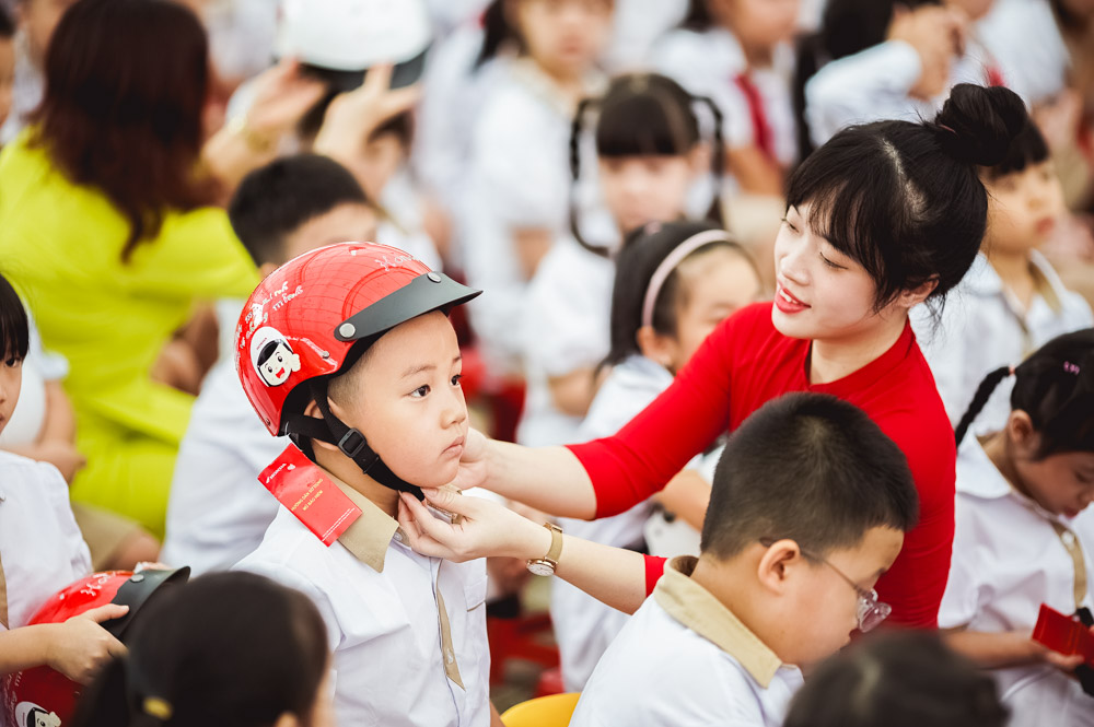 Trao tặng hơn 1,7 triệu mũ bảo hiểm cho học sinh trong năm học mới- Ảnh 5.