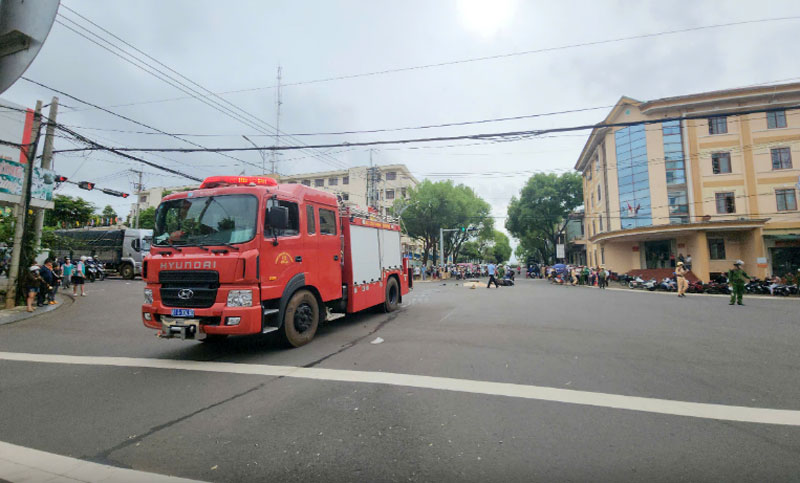 Hiện trường vụ TNGT khiến người đàn ông tử vong tại chỗ.