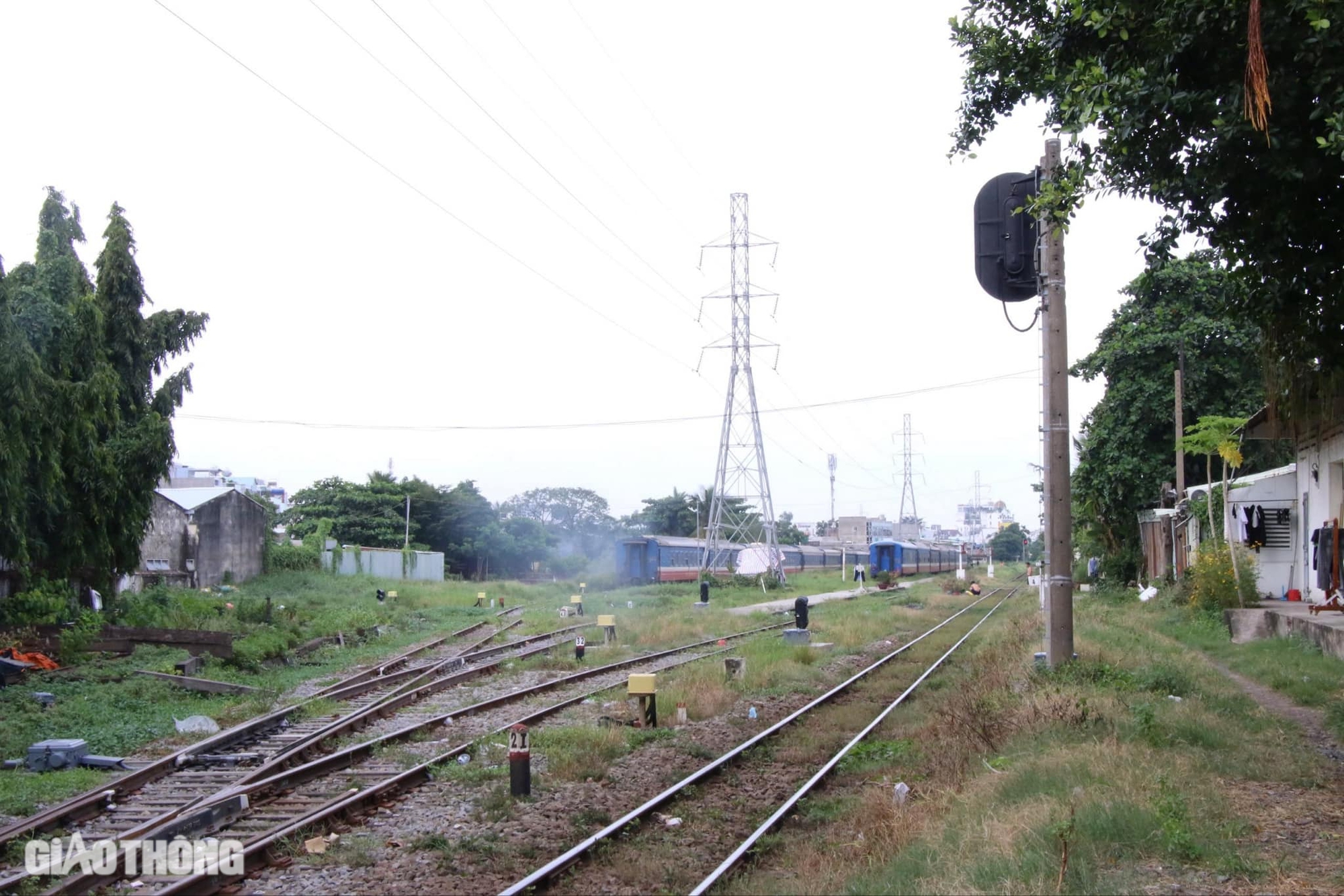 Cận cảnh ga Bình Triệu "treo" hơn 20 năm đang điều chỉnh thành ga metro- Ảnh 16.