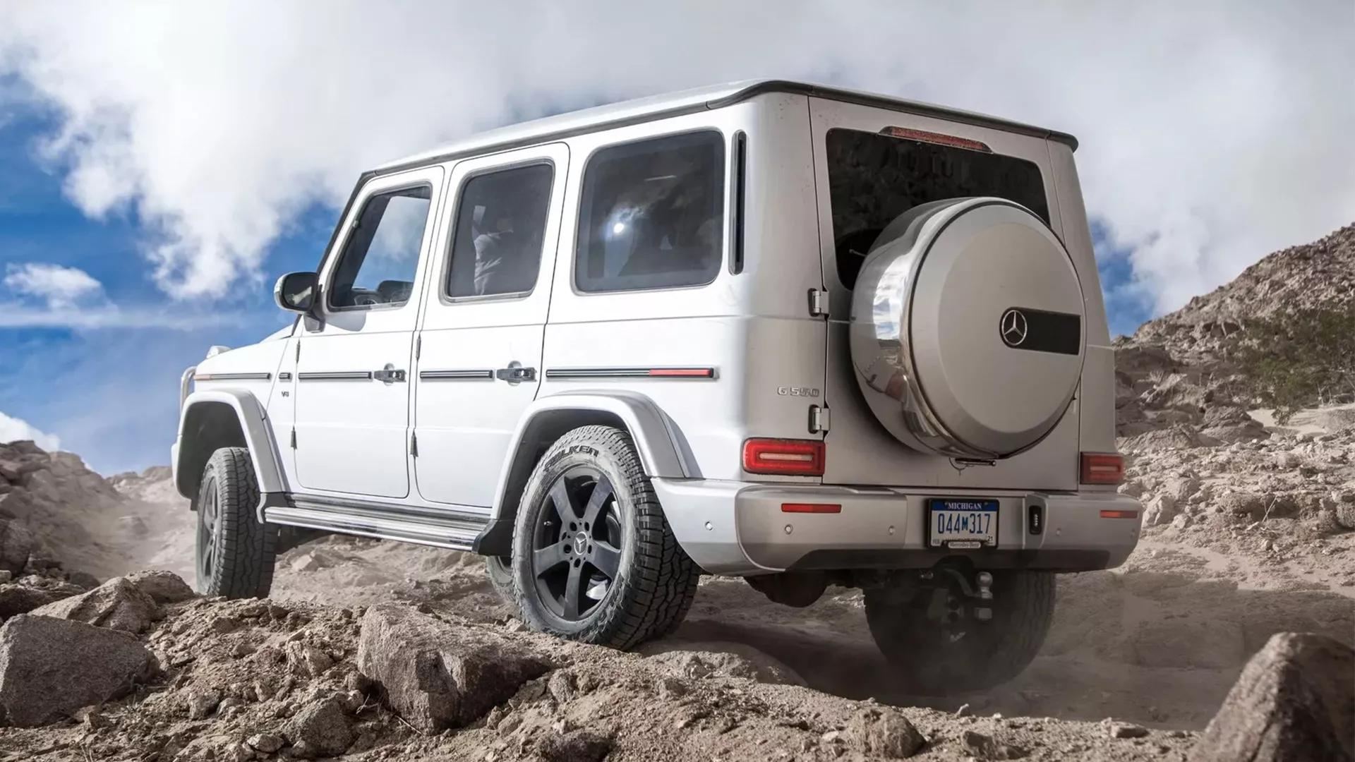 Triệu hồi Mercedes G-Class do lỗi cửa sau tự mở khi xe đang chạy- Ảnh 1.