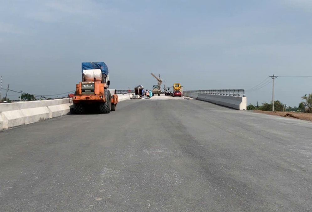 Tăng tốc thi công dự án đường trục phát triển dài 46km ở Nam Định- Ảnh 7.